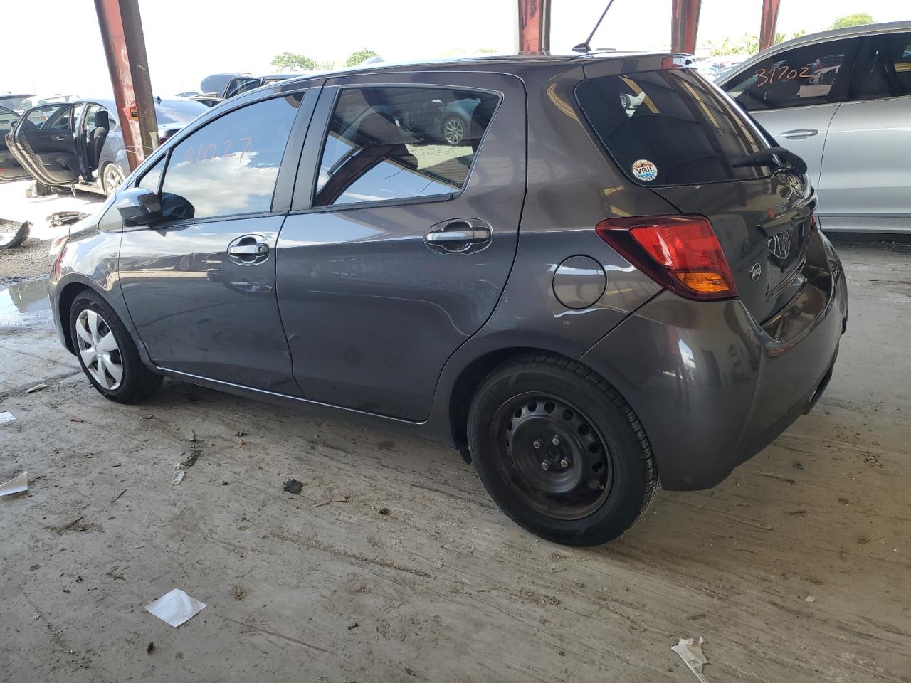 VNKKTUD36HA082132 2017 Toyota Yaris L