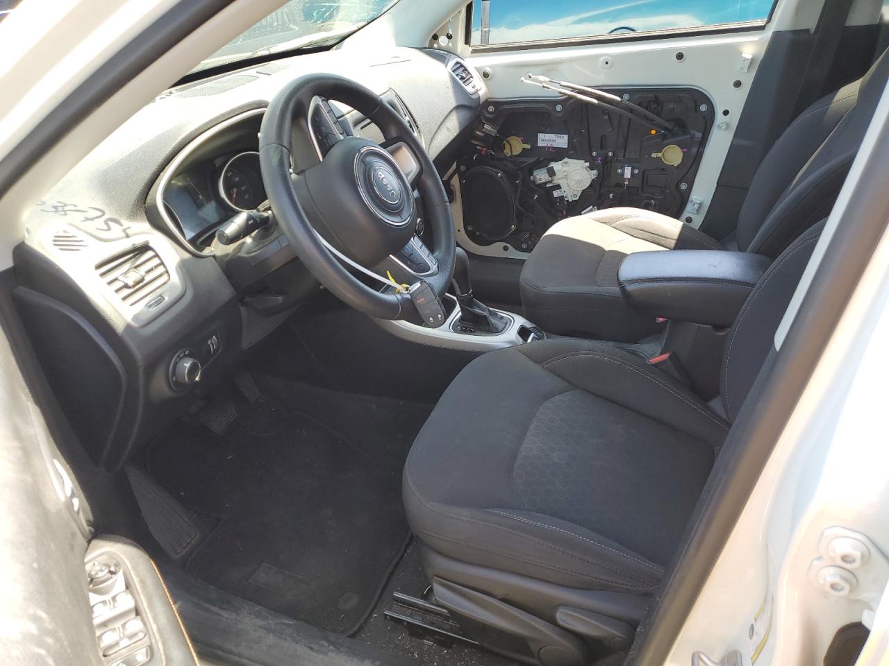 3C4NJCAB9JT133543 2018 Jeep Compass Sport