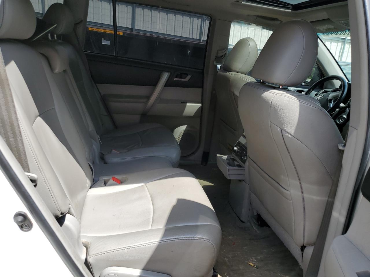 5TDBK3EH3DS190995 2013 Toyota Highlander Base