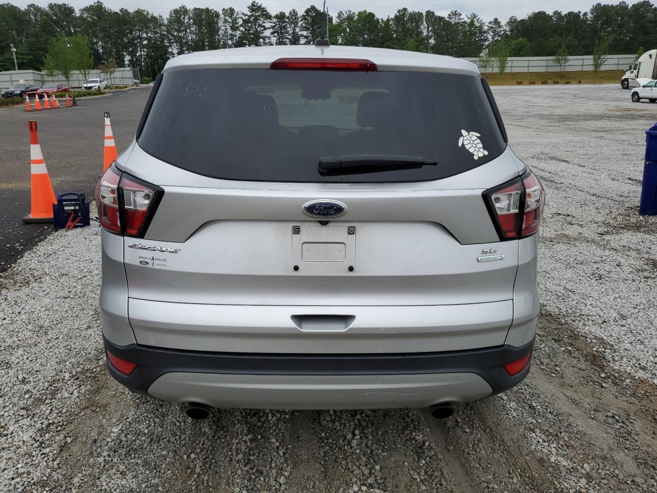 VIN: 1FMCU0GD4HUE01061 2017 FORD ESCAPE