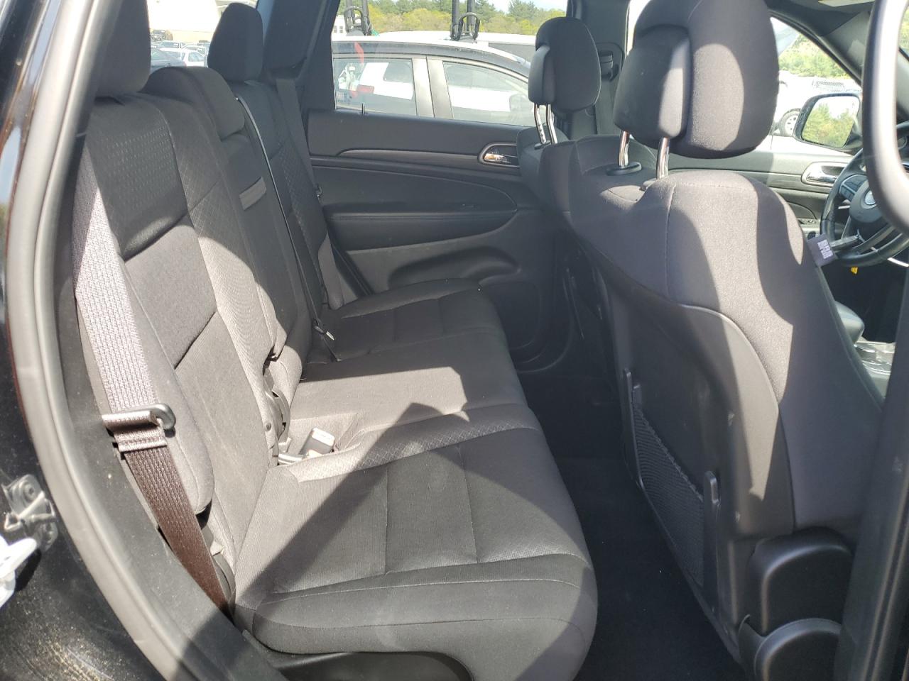 1C4RJFAGXKC808649 2019 Jeep Grand Cherokee Laredo