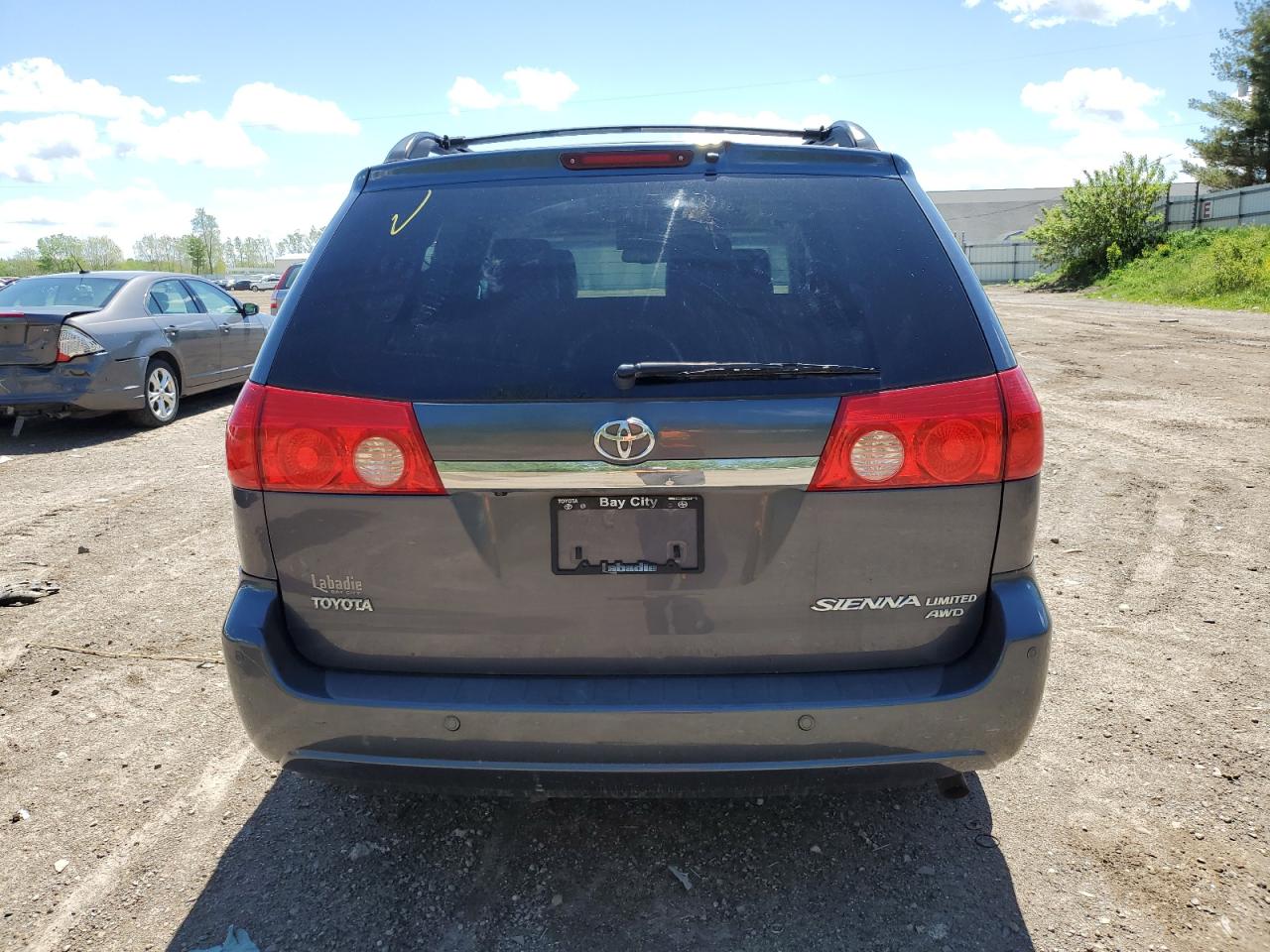 TOYOTA SIENNA XLE