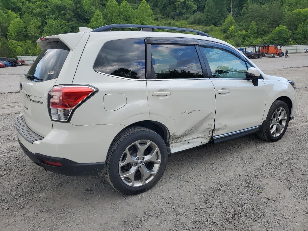 JF2SJAWC1JH418469 2018 Subaru Forester 2.5I Touring