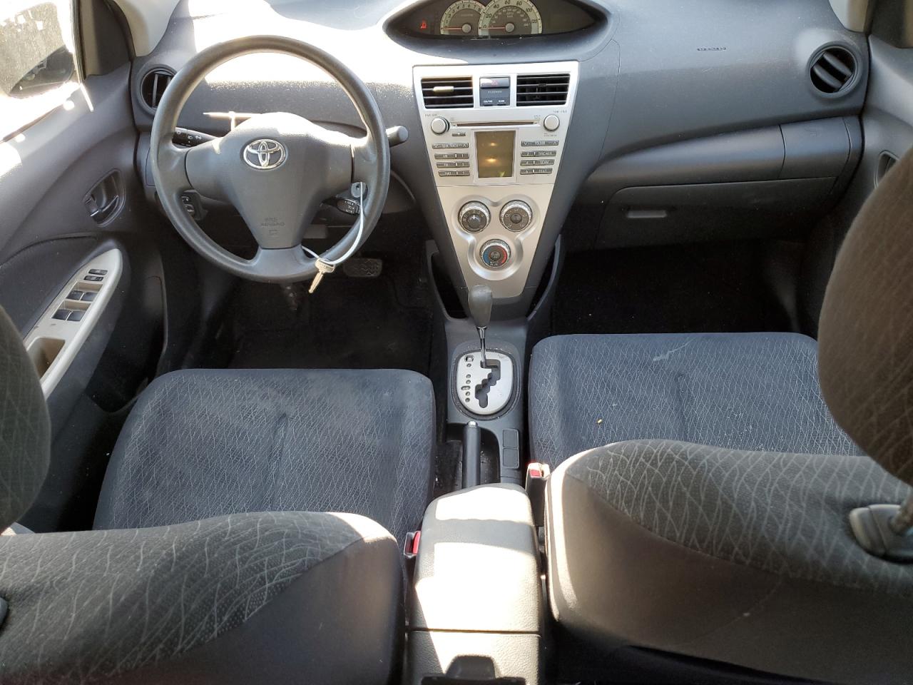 JTDBT923381225885 2008 Toyota Yaris