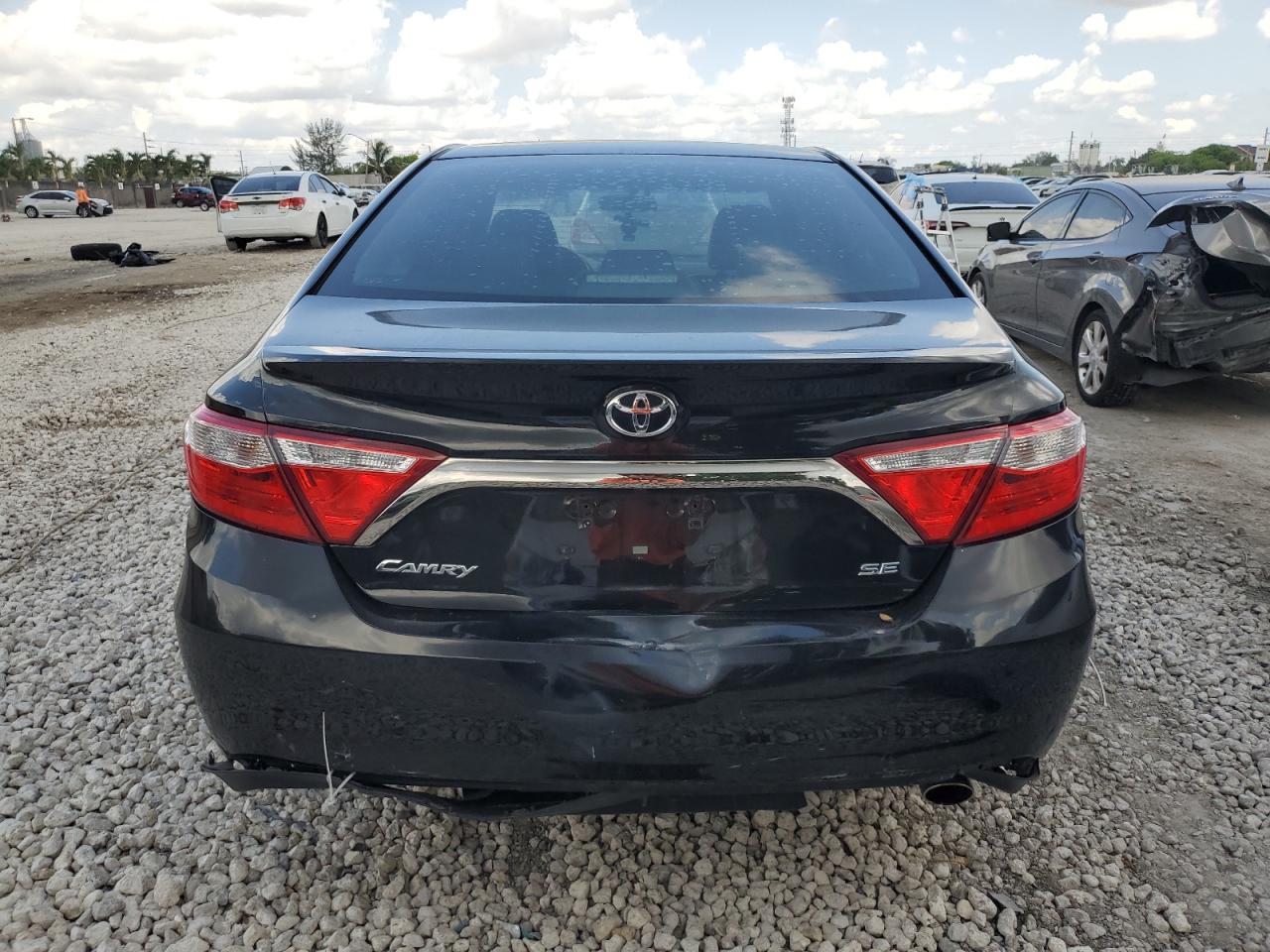 4T1BF1FK8FU977275 2015 Toyota Camry Le