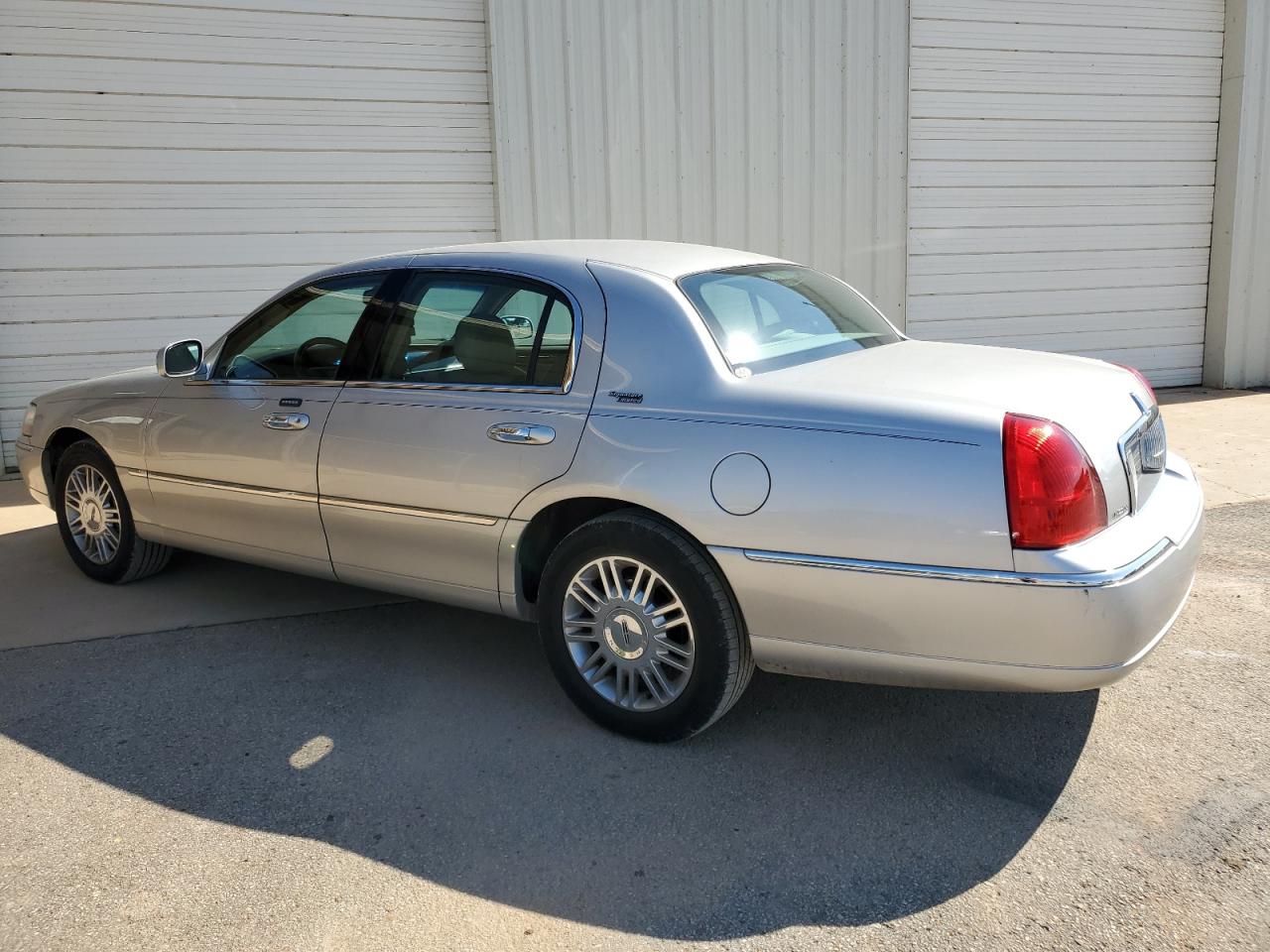 2LNHM82V39X616848 2009 Lincoln Town Car Signature Limited