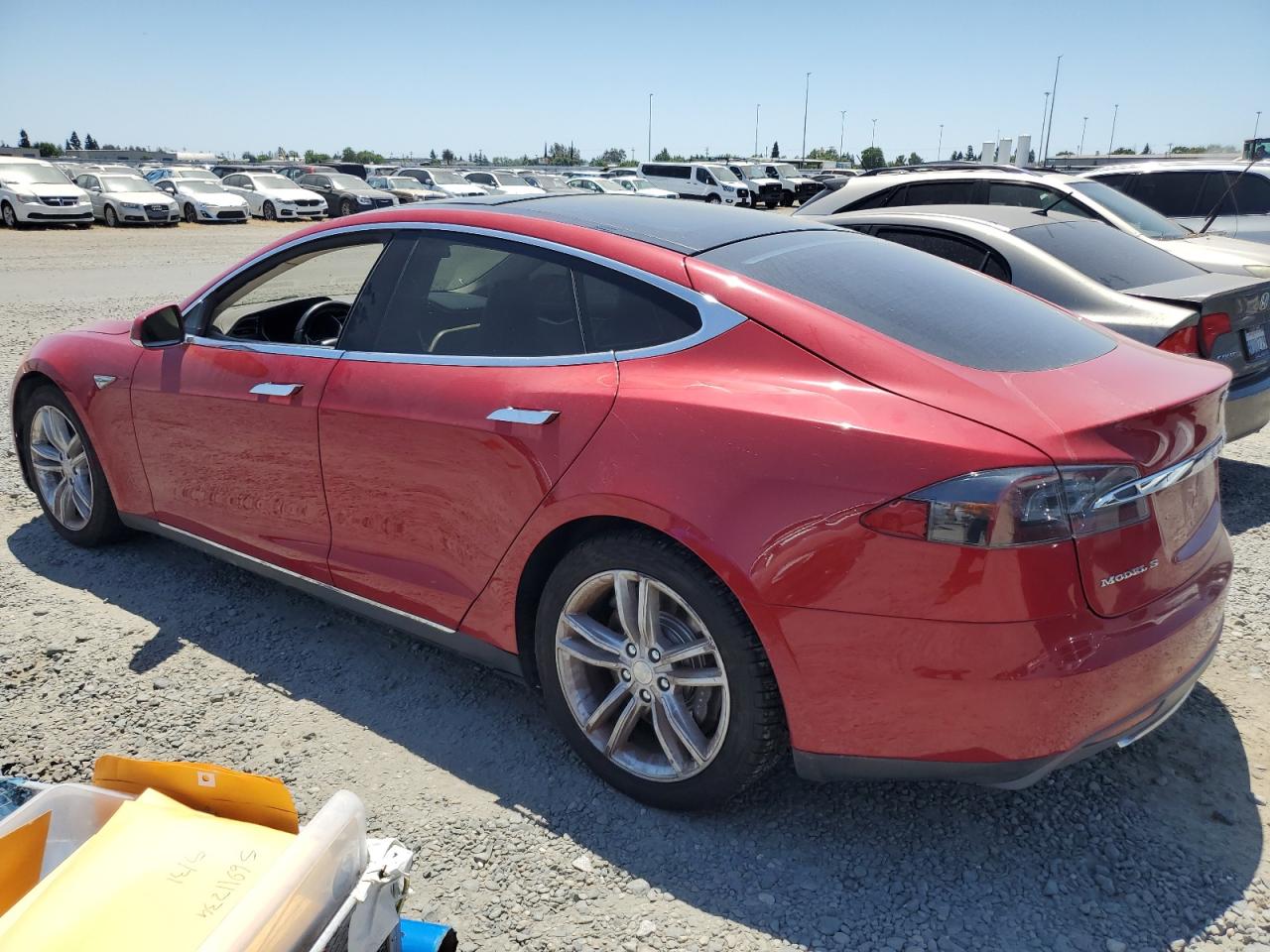 2014 Tesla Model S vin: 5YJSA1H11EFP52257