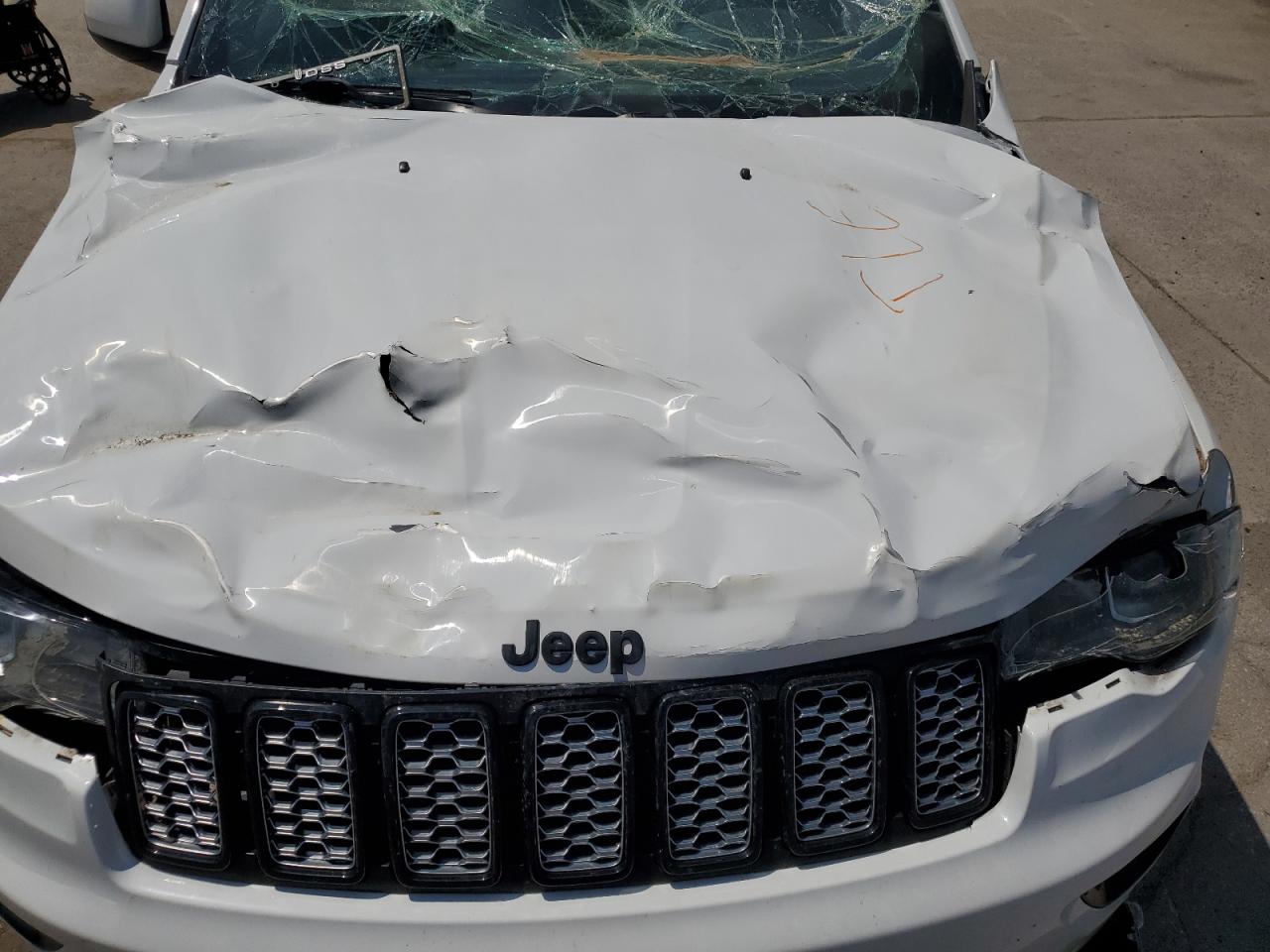 1C4RJFAG3KC696728 2019 Jeep Grand Cherokee Laredo