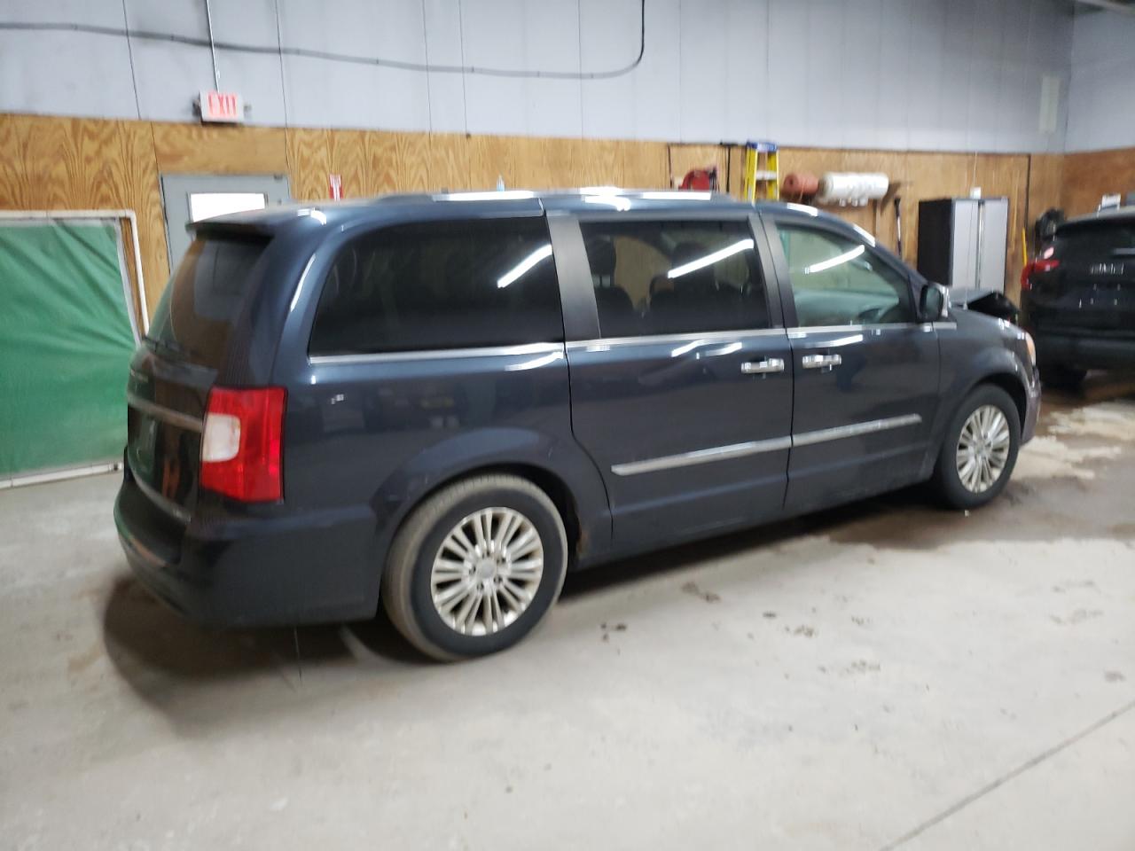 2C4RC1GGXER116035 2014 Chrysler Town & Country Limited