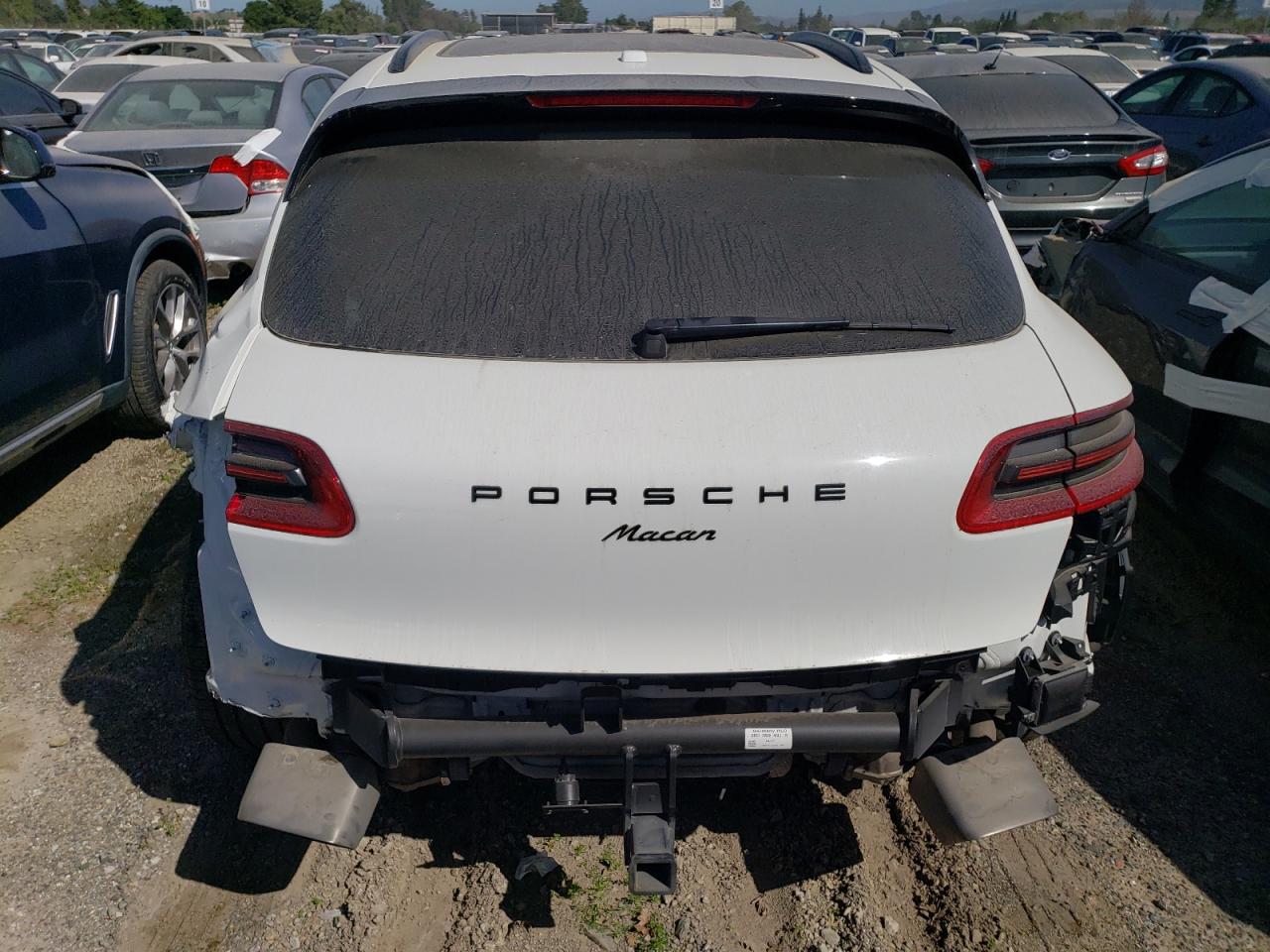 WP1AA2A55JLB05039 2018 Porsche Macan