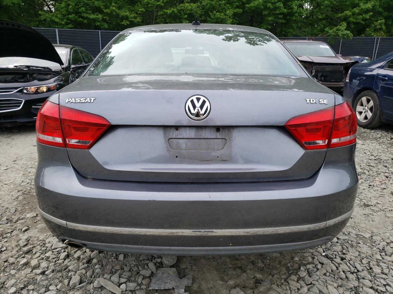 1VWBN7A30DC047204 2013 Volkswagen Passat Se