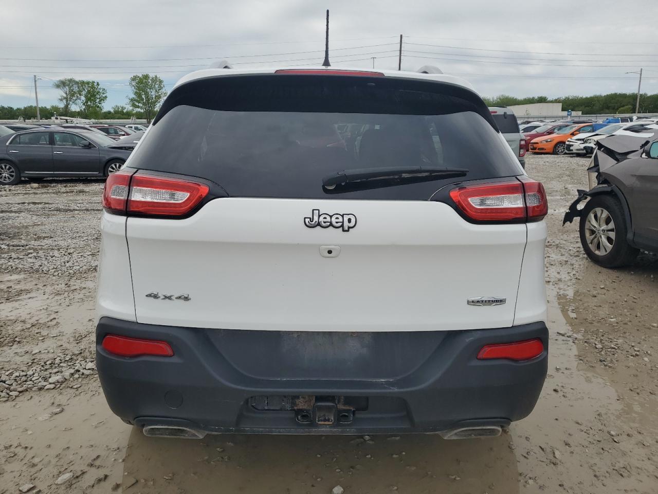 1C4PJMCS8GW269676 2016 Jeep Cherokee Latitude