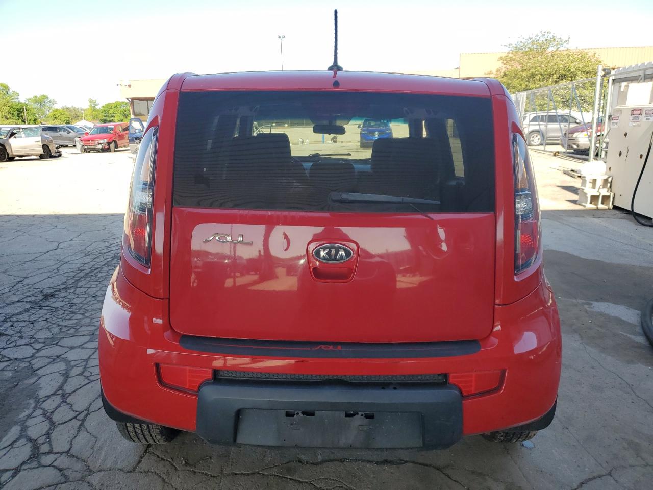 KNDJT2A28B7320247 2011 Kia Soul +