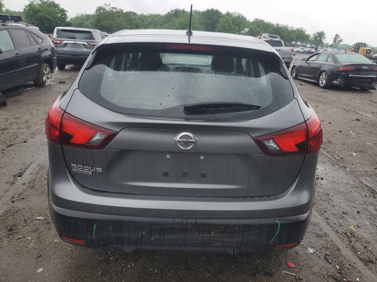 JN1BJ1CP6JW187458 2018 Nissan Rogue Sport S