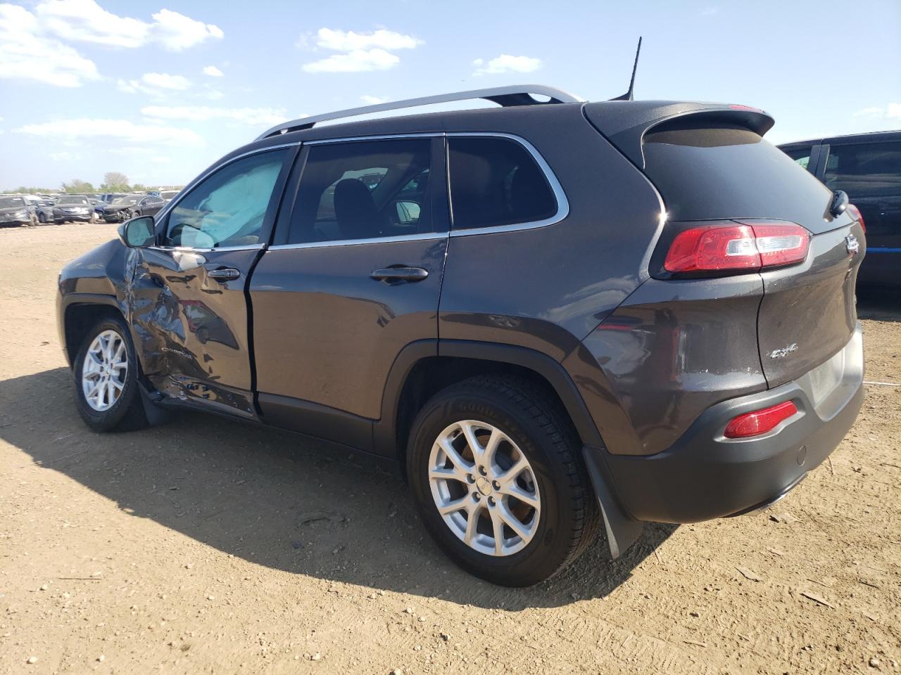 1C4PJMCS5HW513477 2017 Jeep Cherokee Latitude