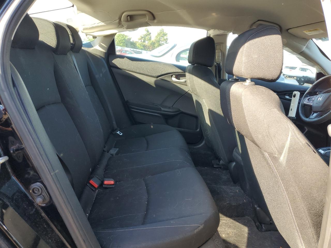 19XFC2F65KE010560 2019 Honda Civic Lx