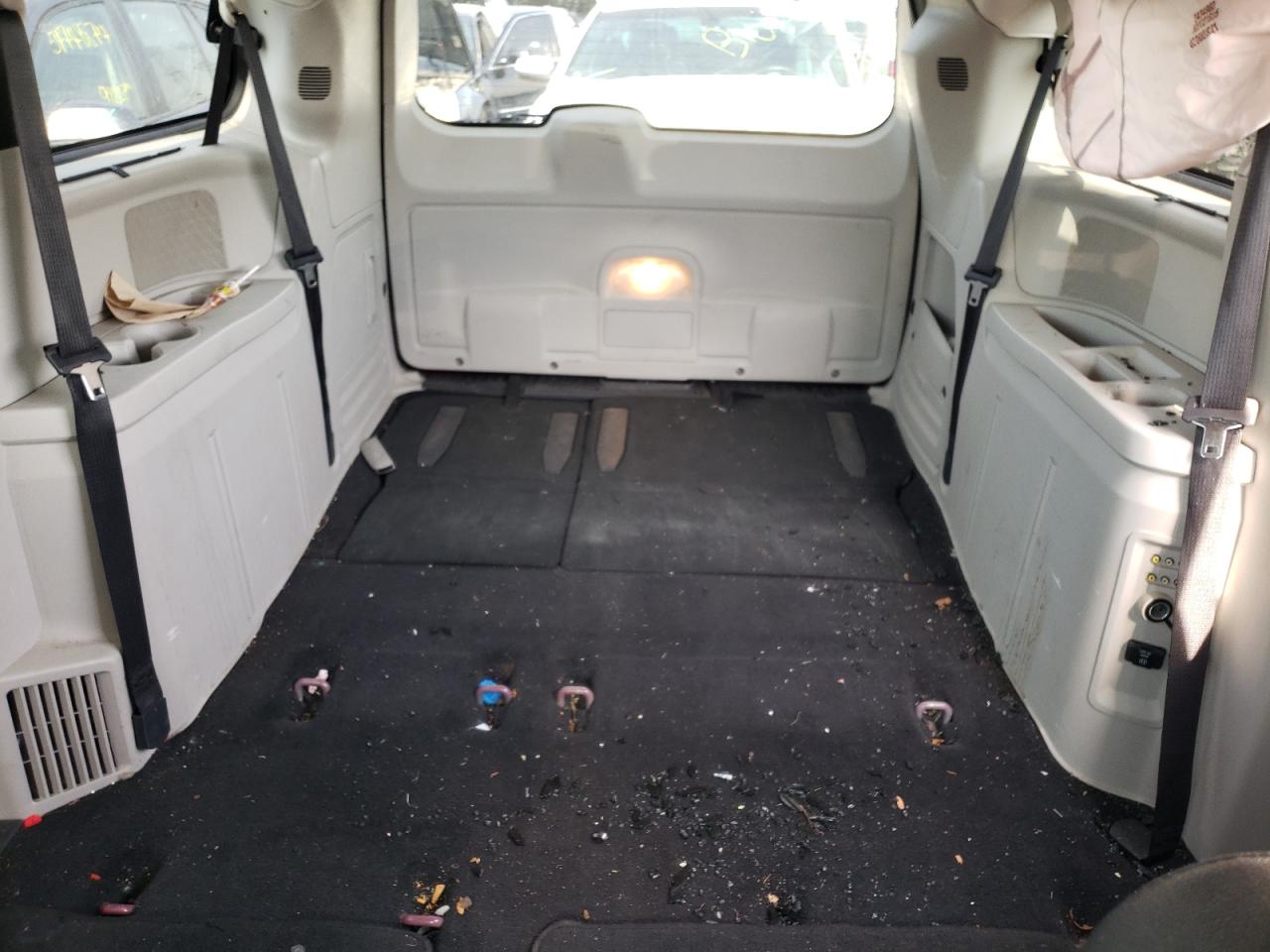 2A4RR8DX7AR381740 2010 Chrysler Town & Country Touring Plus