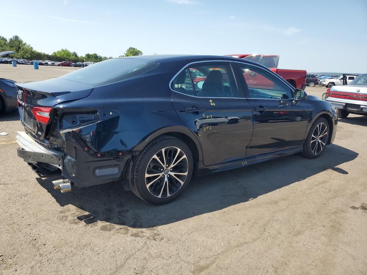 4T1B11HK9JU627304 2018 Toyota Camry L