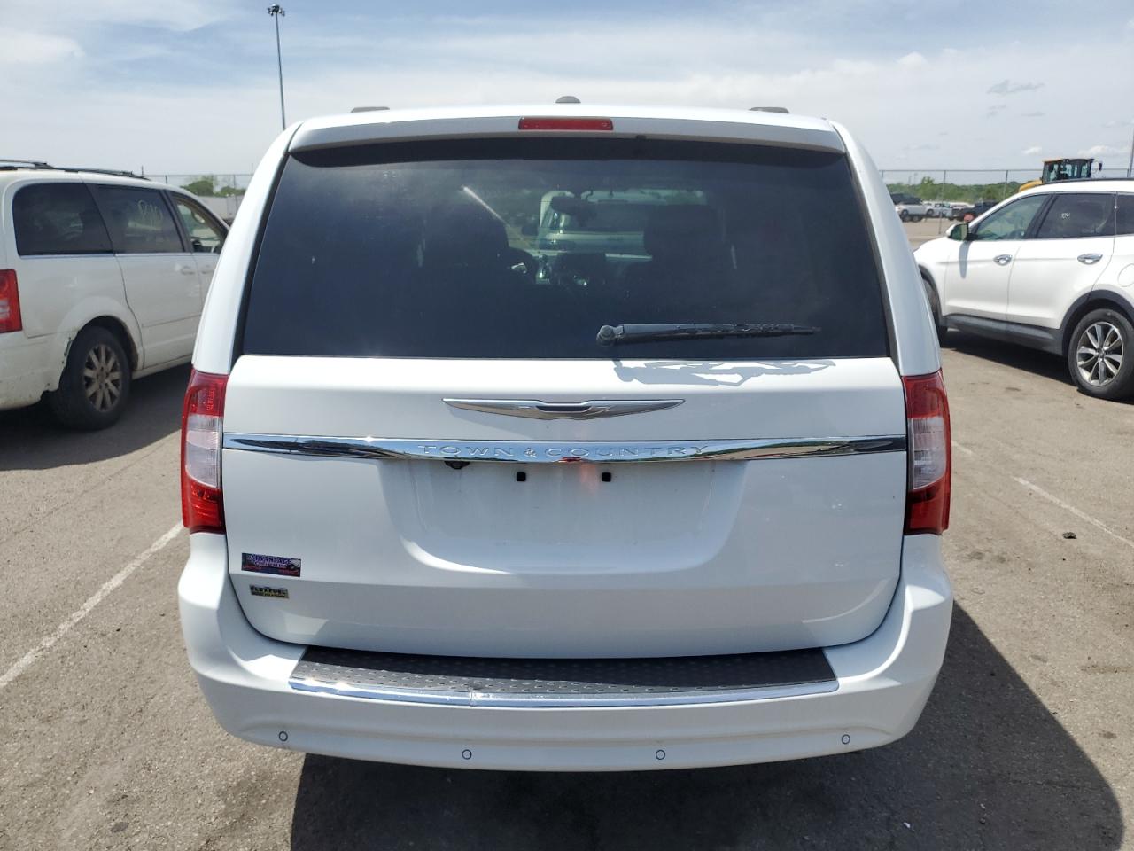 2C4RC1CG1GR159025 2016 Chrysler Town & Country Touring L