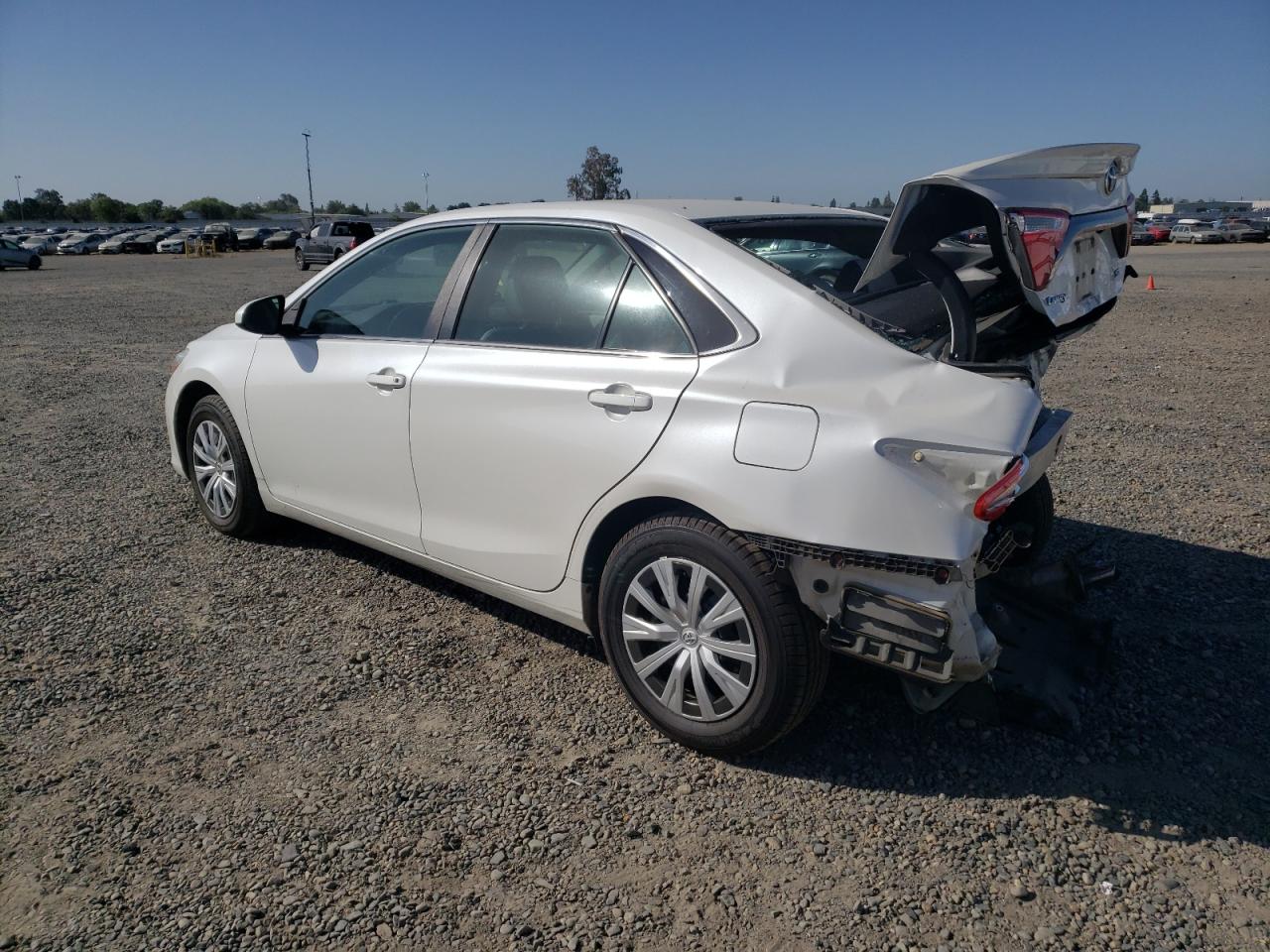 2017 Toyota Camry Le vin: 4T1BF1FK8HU411040