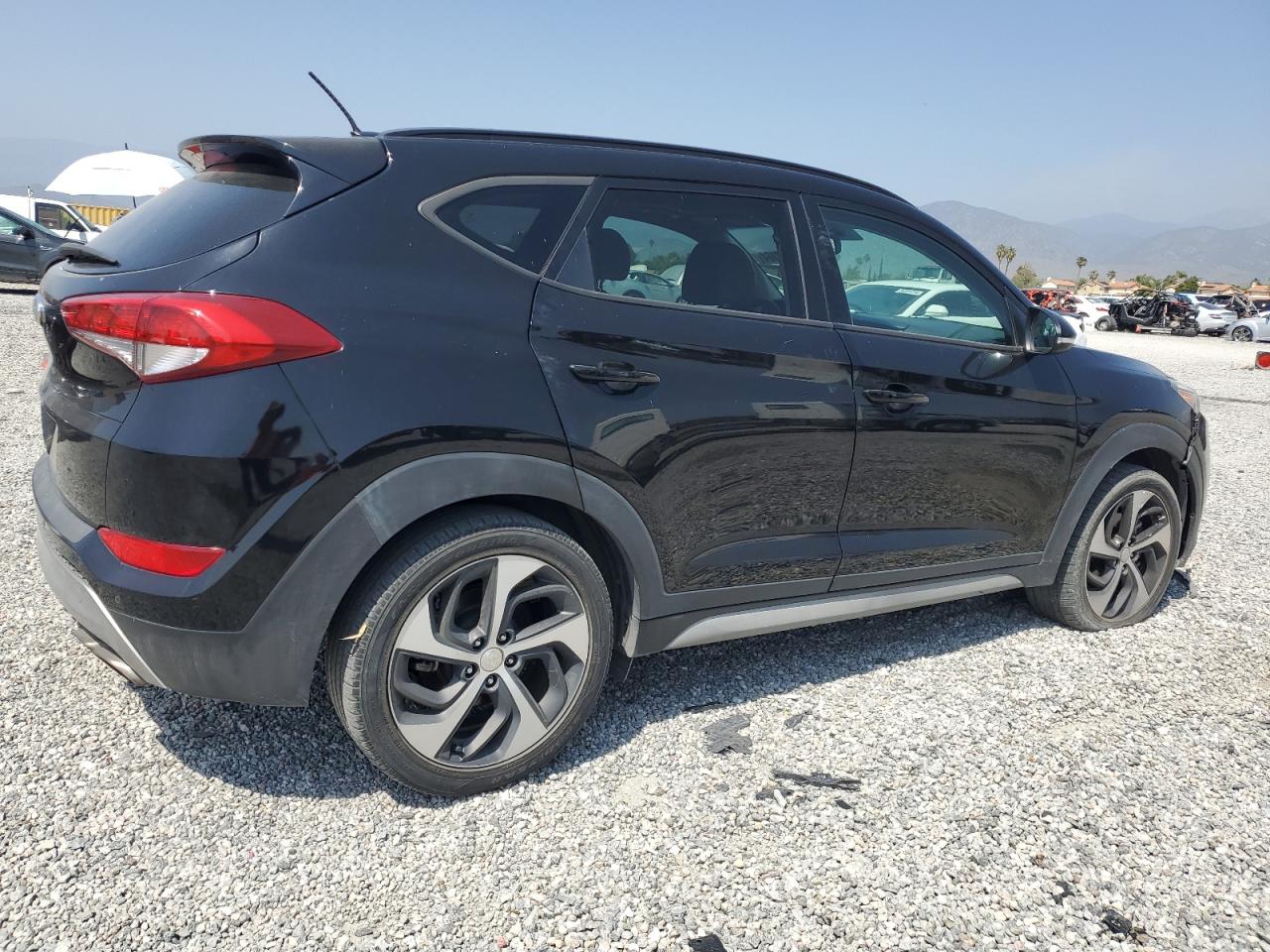 2017 Hyundai Tucson Limited vin: KM8J33A26HU581923