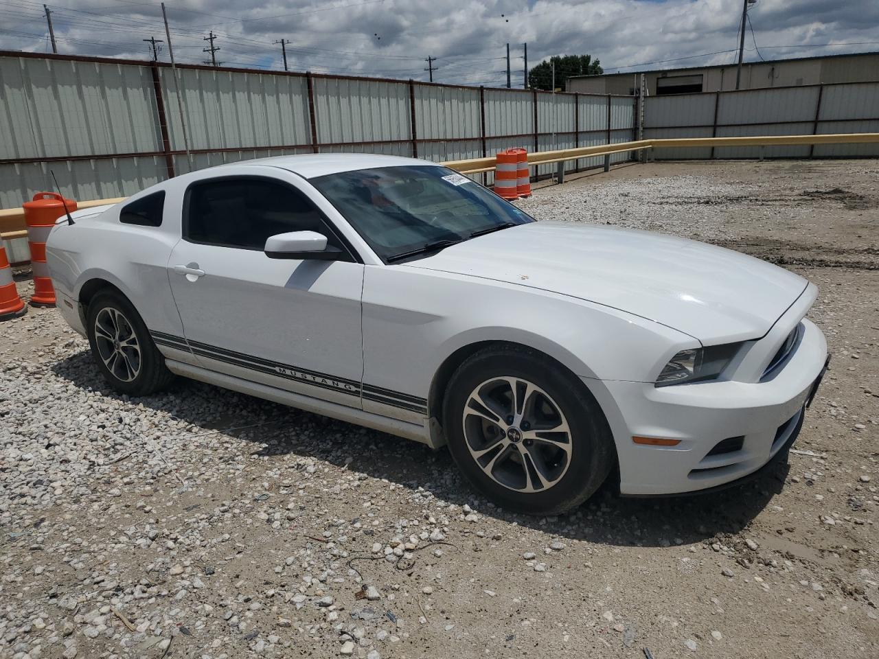 2014 Ford Mustang vin: 1ZVBP8AM8E5240389