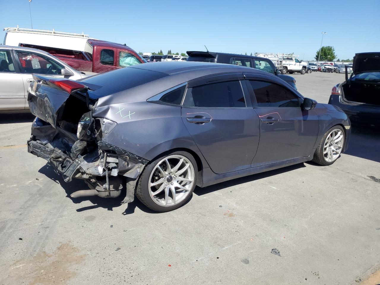 2HGFC2F52HH513887 2017 Honda Civic Lx