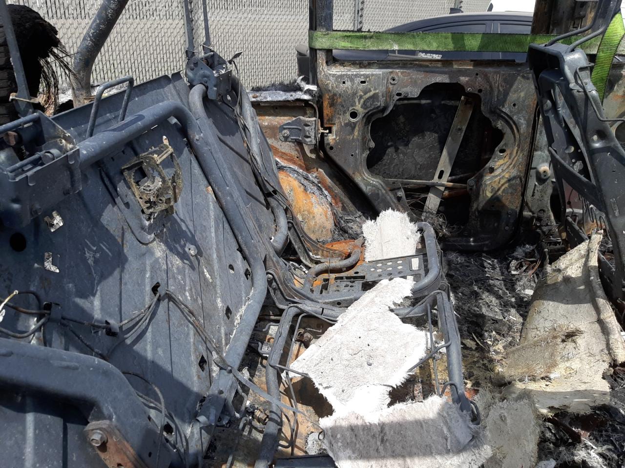 1C4BJWDG1DL677403 2013 Jeep Wrangler Unlimited Sport