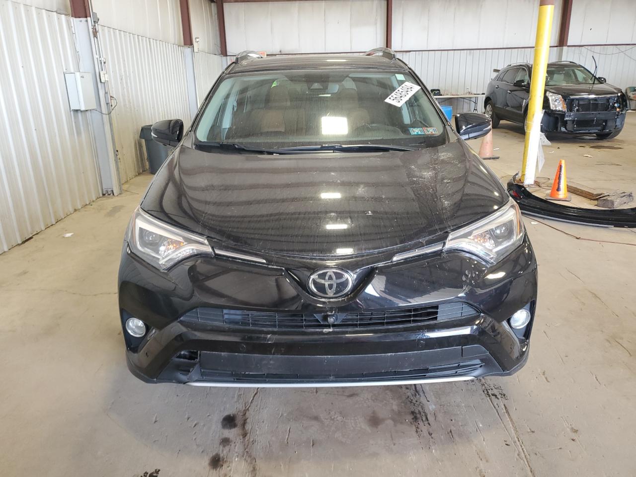 2T3DFREV2HW613012 2017 Toyota Rav4 Limited