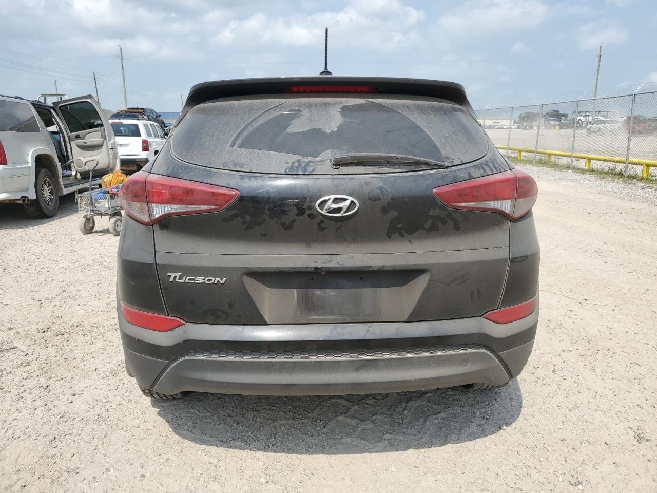 KM8J23A46GU233591 2016 Hyundai Tucson Se
