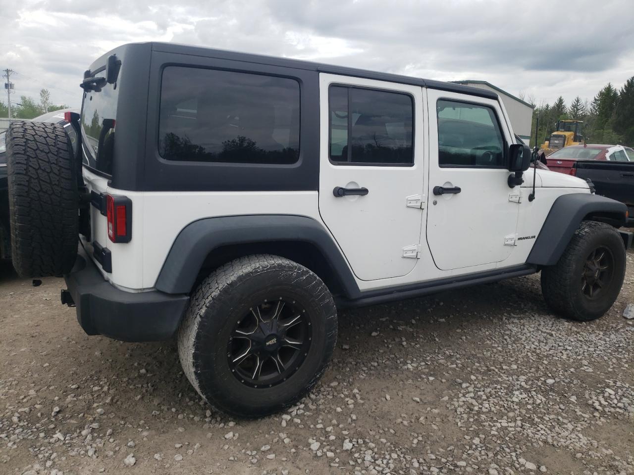 1C4HJWDG7FL745720 2015 Jeep Wrangler Unlimited Sport