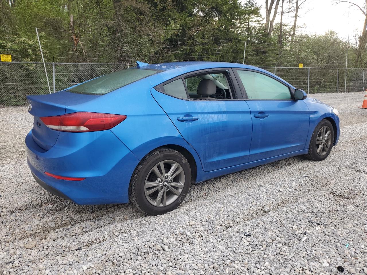 2017 Hyundai Elantra Se vin: 5NPD84LF1HH110829