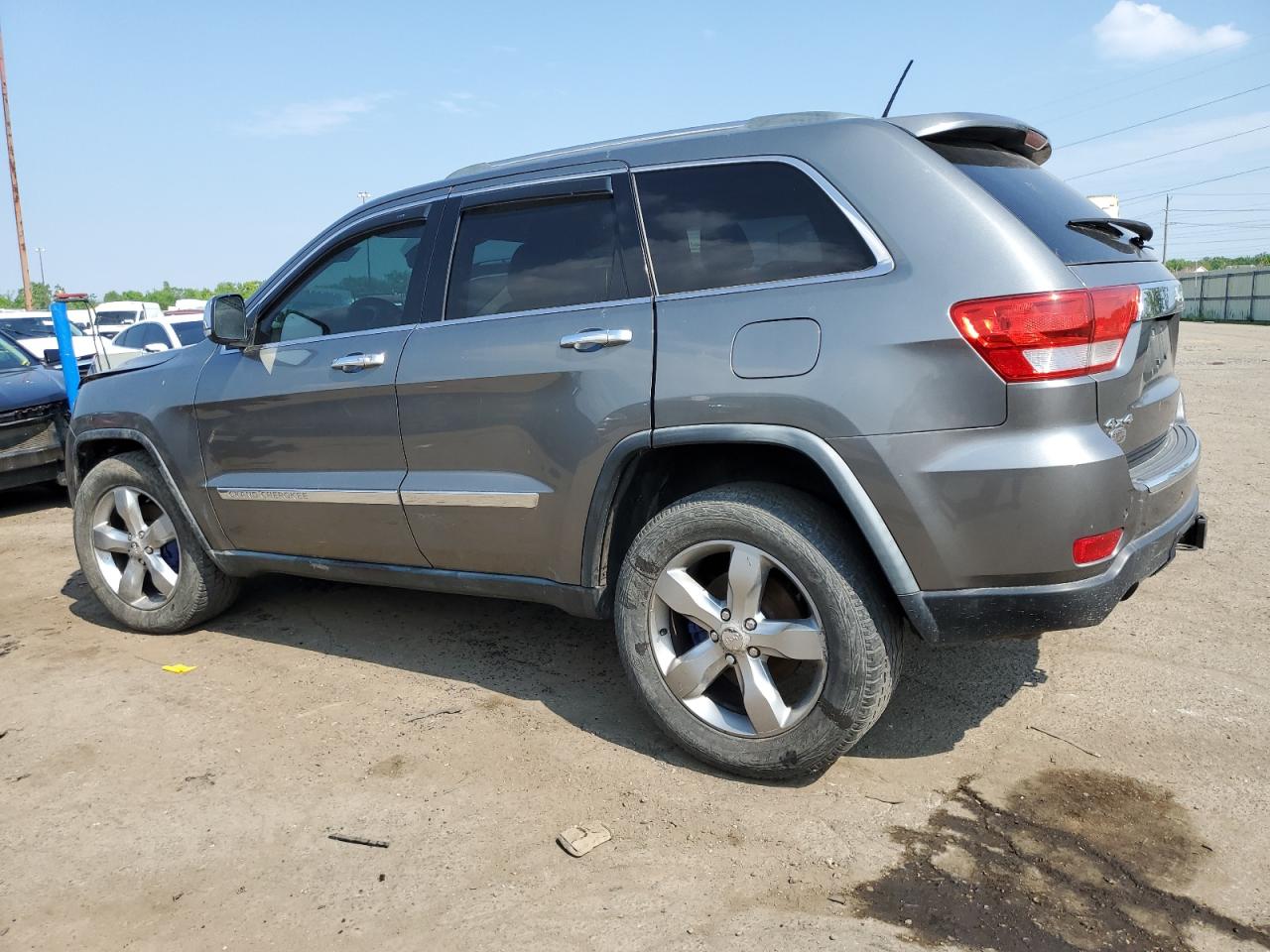 1J4RR6GT1BC710617 2011 Jeep Grand Cherokee Overland