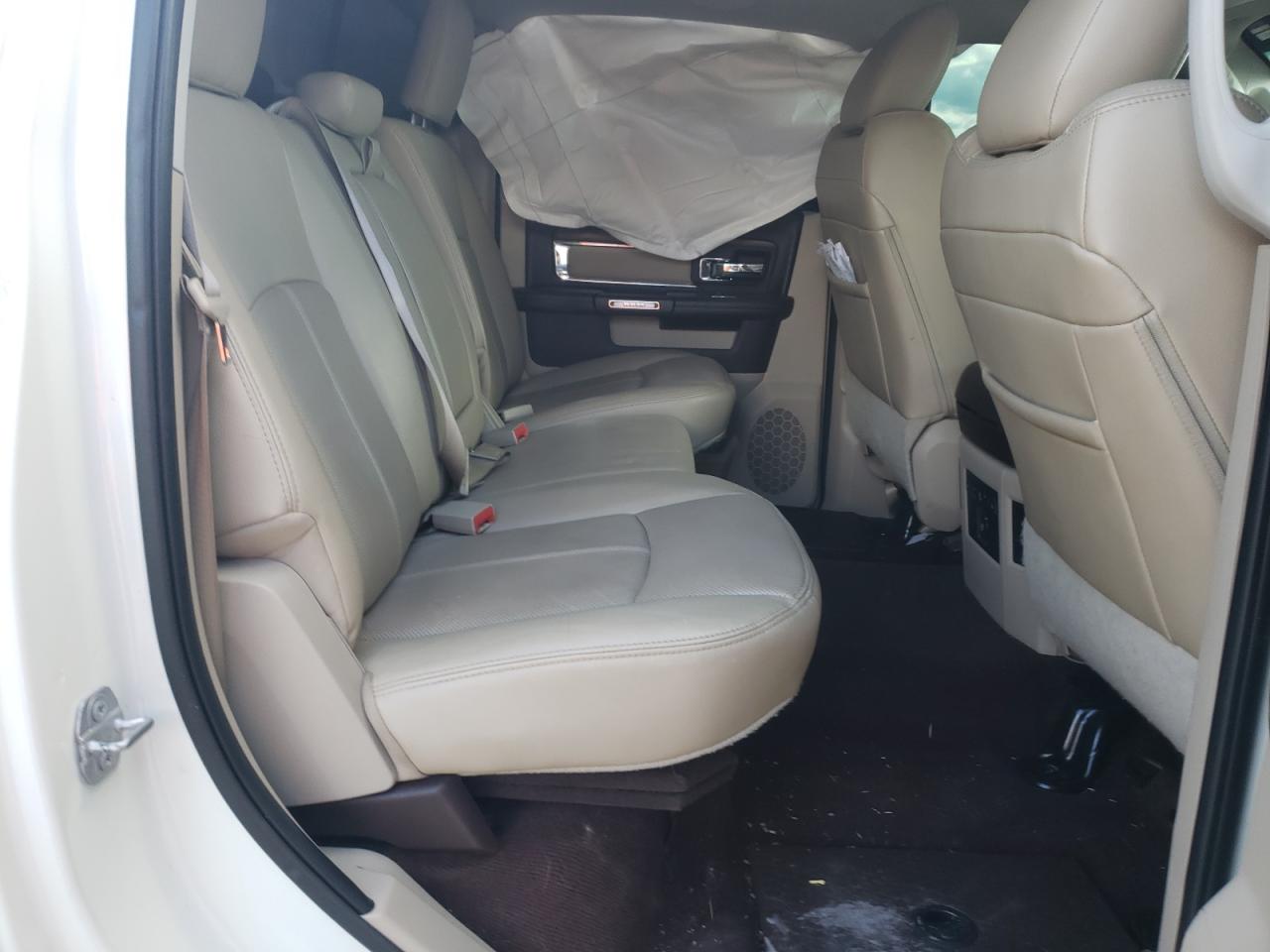 1C6RR7NT8JS102359 2018 Ram 1500 Laramie