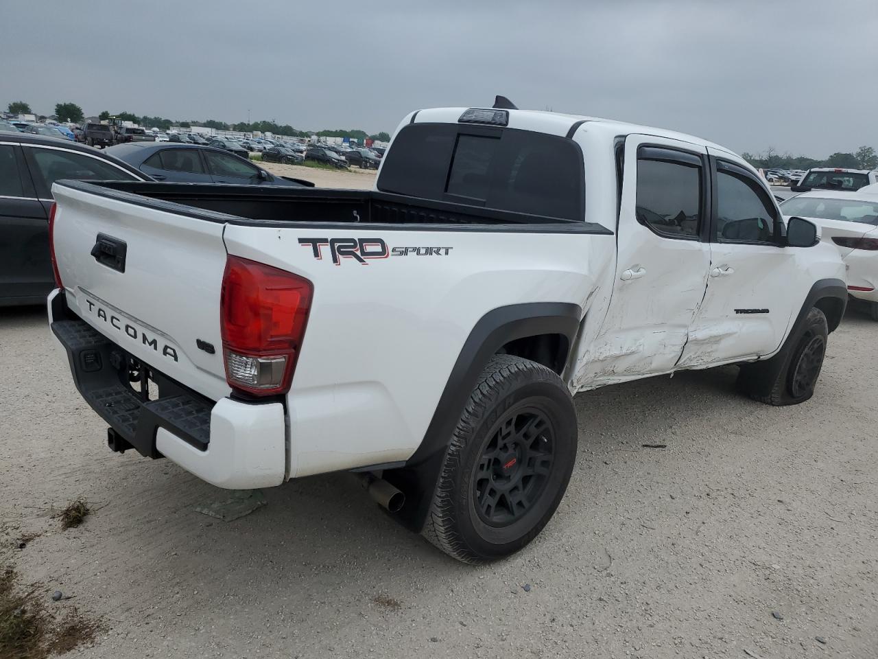 5TFAZ5CNXHX026431 2017 Toyota Tacoma Double Cab