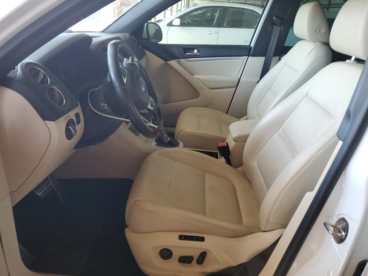 WVGAV7AX7FW029104 2015 Volkswagen Tiguan S