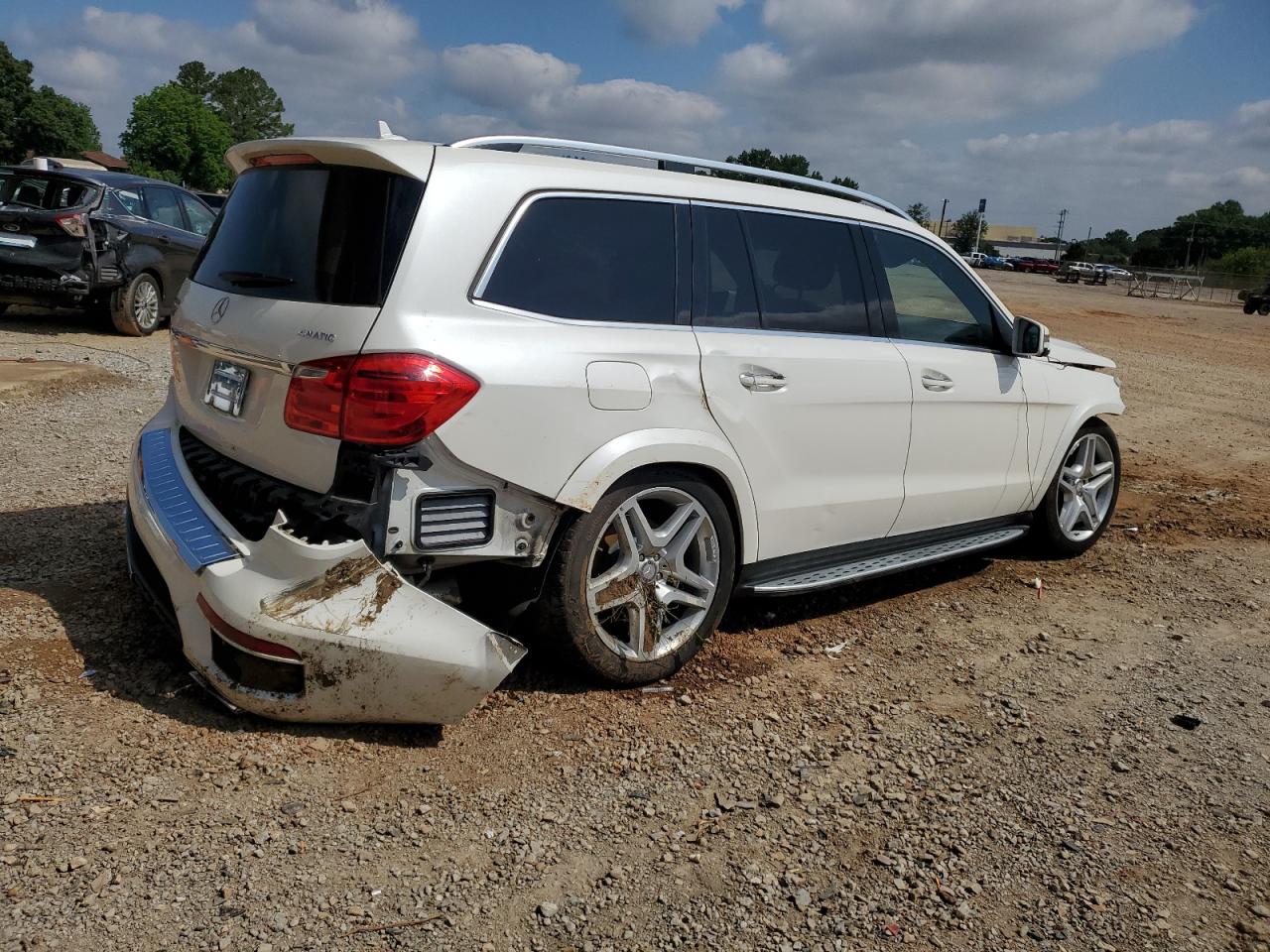 2015 Mercedes-Benz Gl 550 4Matic vin: 4JGDF7DE5FA489833