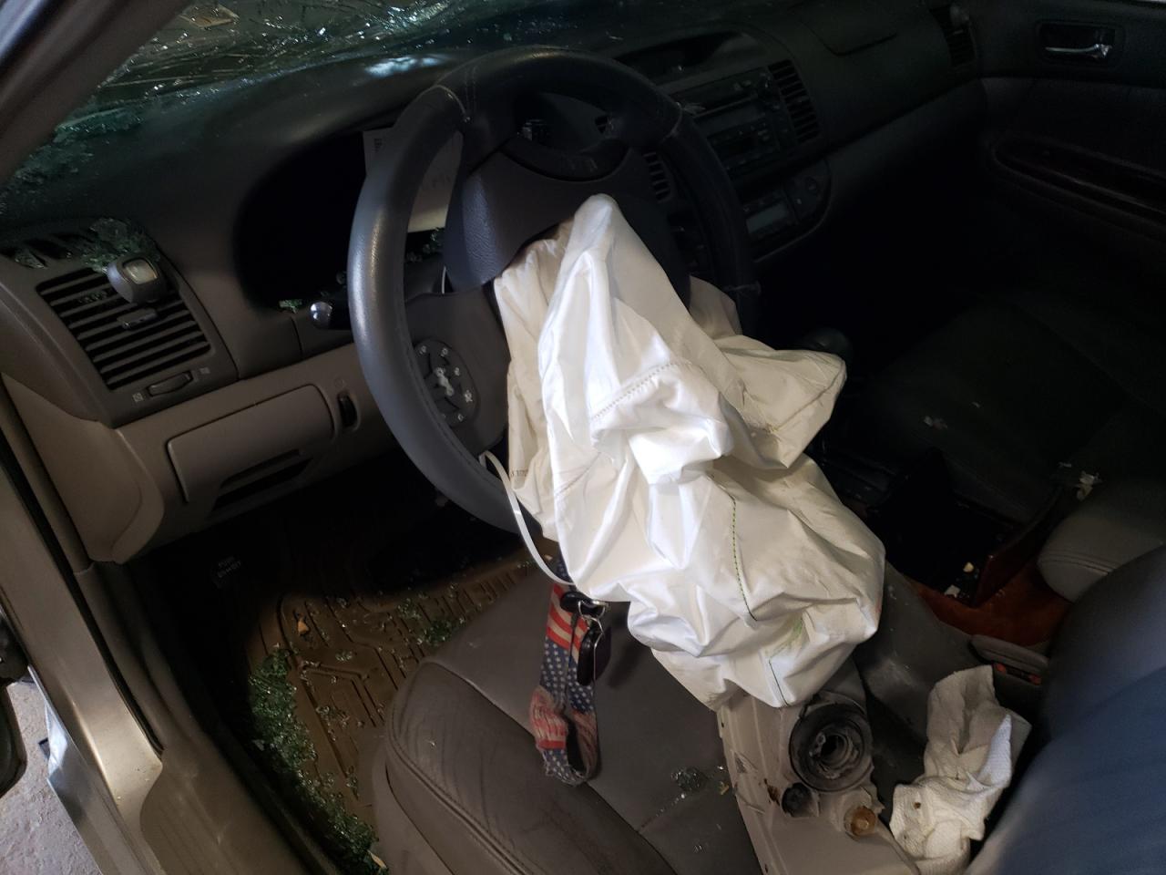 4T1BE30K95U614943 2005 Toyota Camry Le