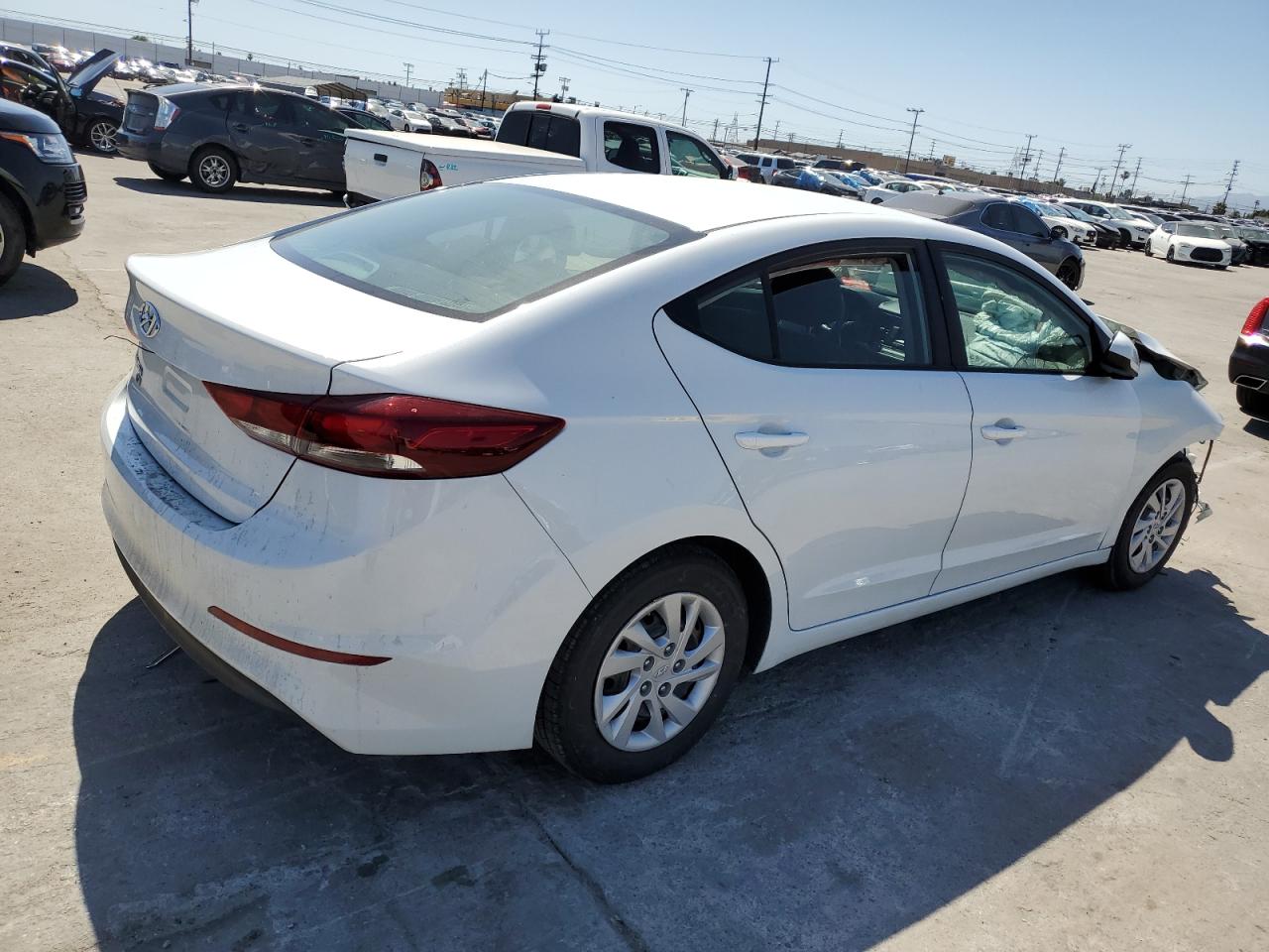 5NPD74LF4JH308829 2018 Hyundai Elantra Se