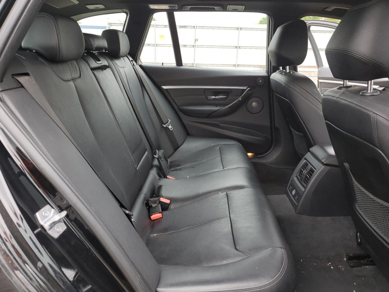 WBA8K3C35HA022793 2017 BMW 330 Xi