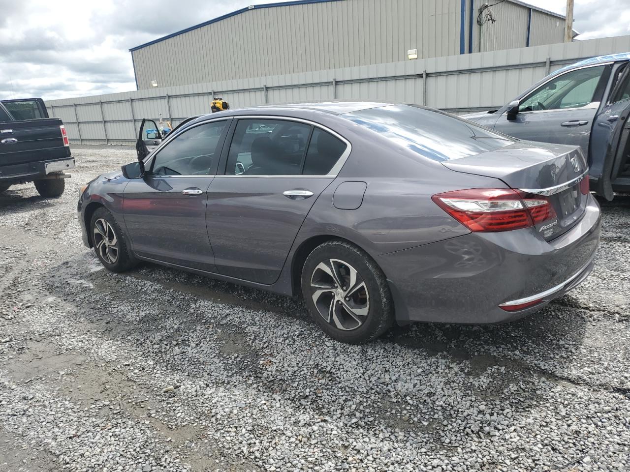 1HGCR2F33HA251702 2017 Honda Accord Lx