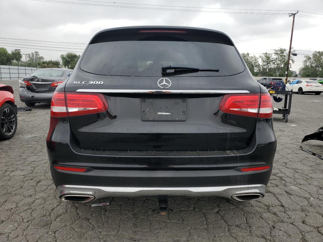 WDC0G4JB5JV030371 2018 Mercedes-Benz Glc 300