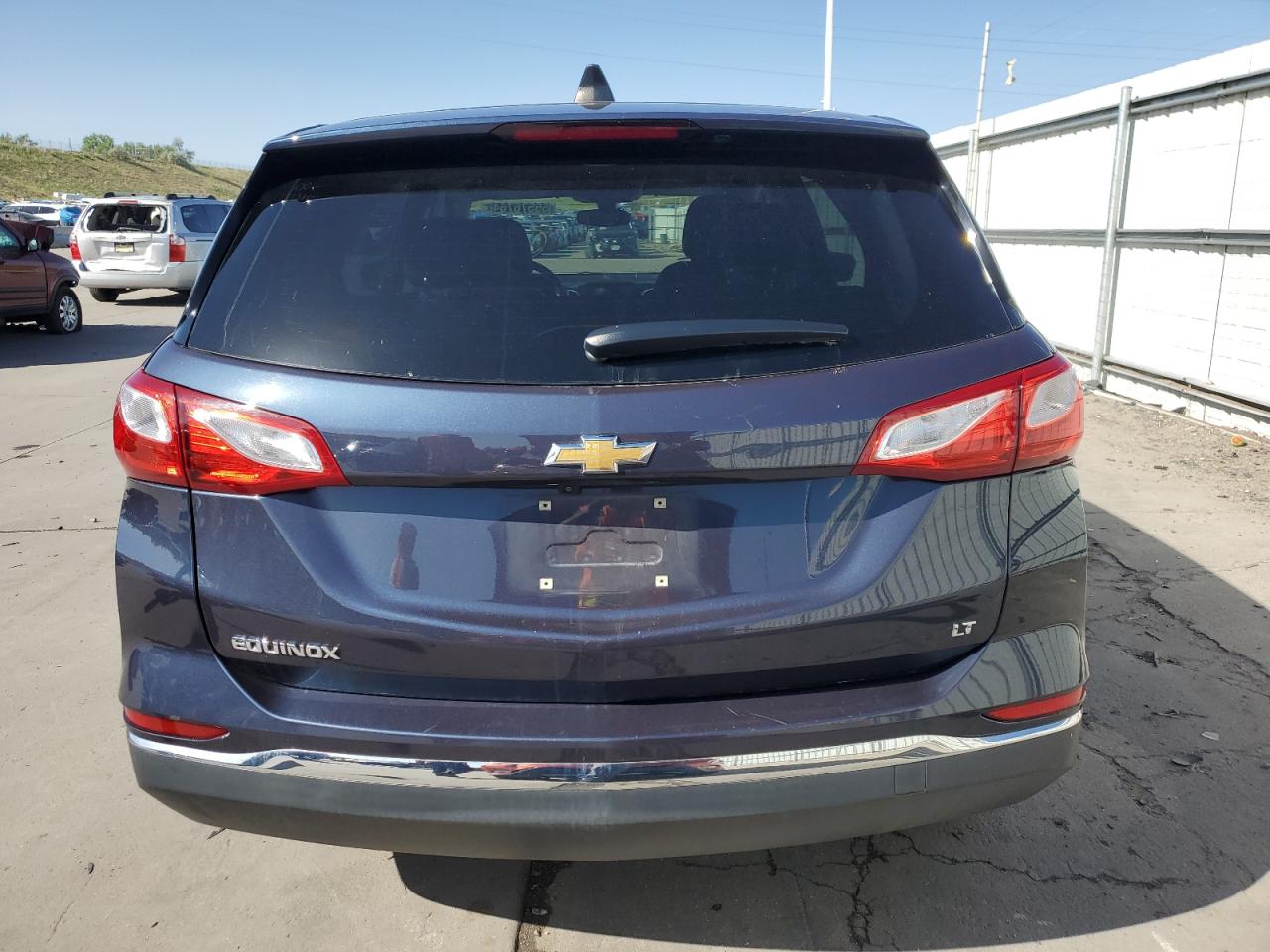 3GNAXJEV5JS557711 2018 Chevrolet Equinox Lt