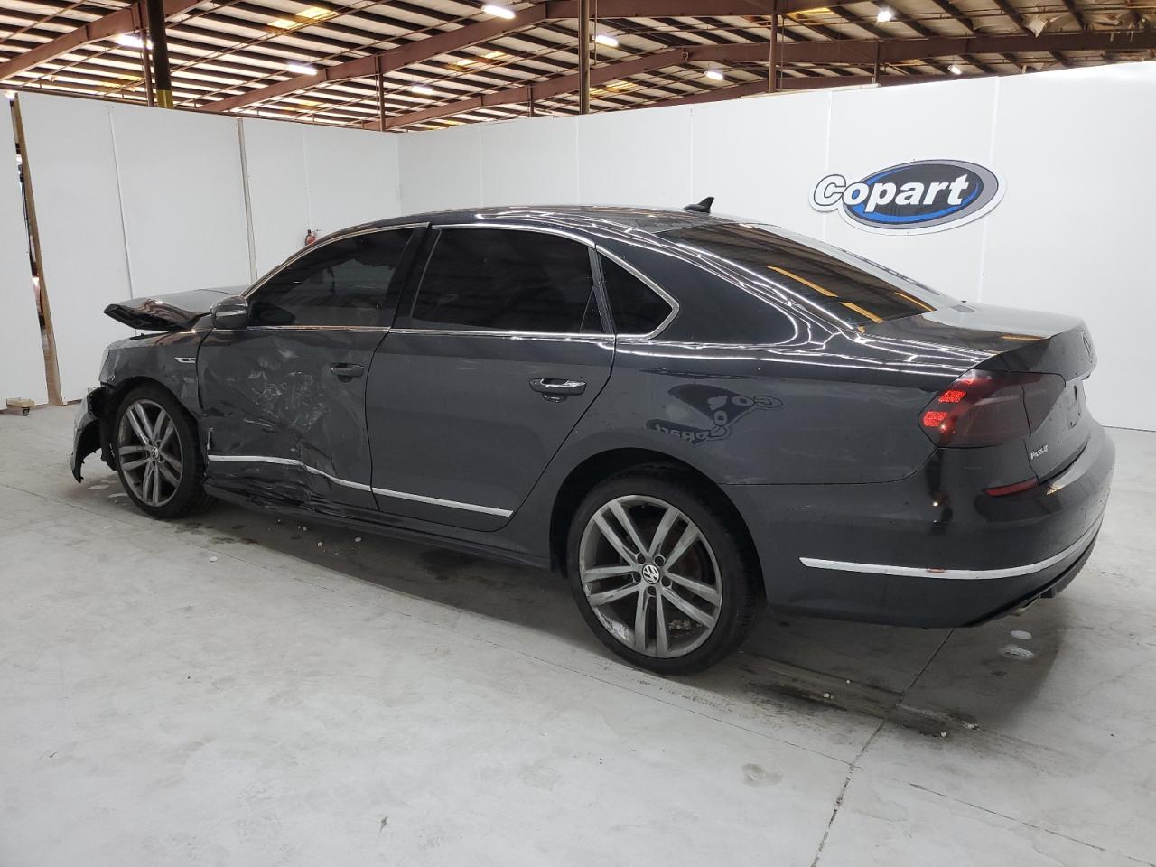 1VWDT7A33HC085756 2017 Volkswagen Passat R-Line