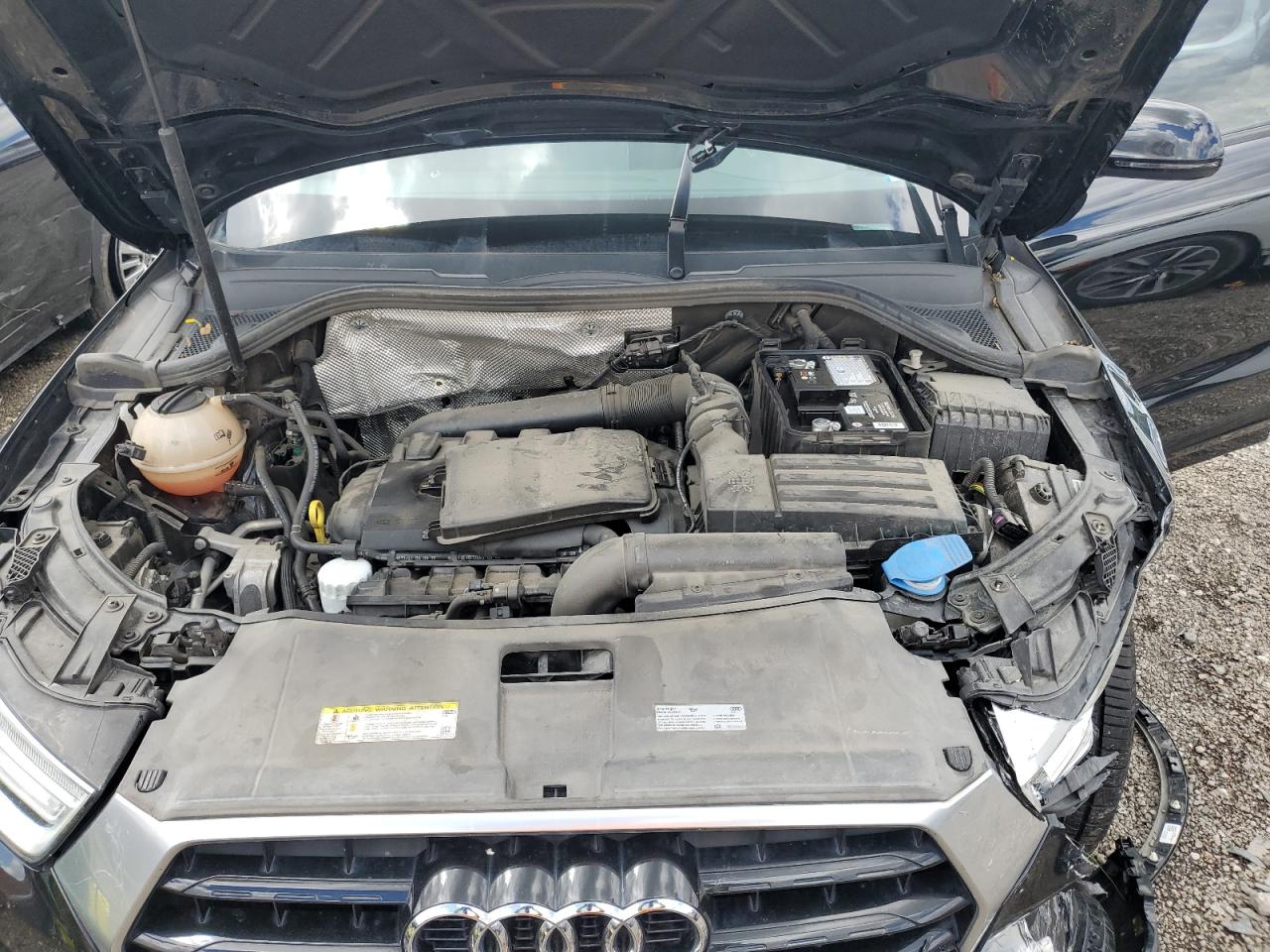 WA1BCCFS2JR004293 2018 Audi Q3 Premium