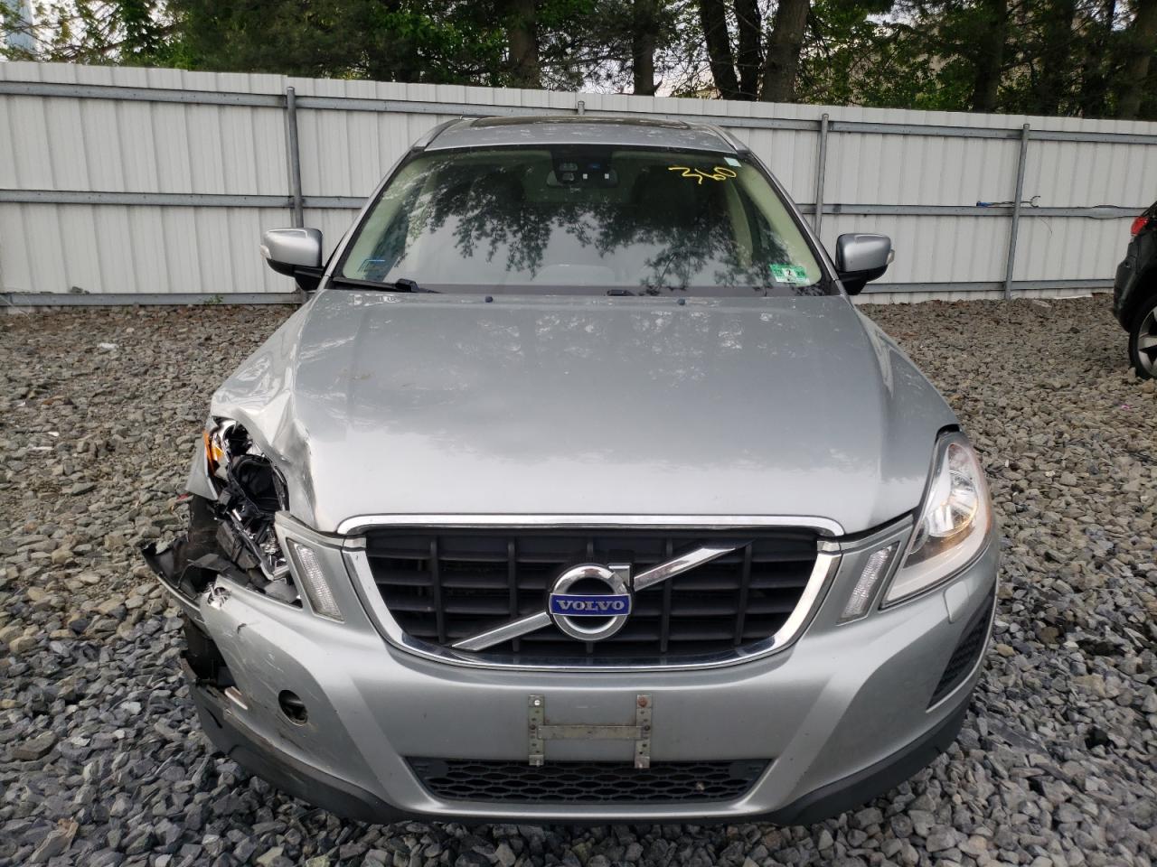 YV4940DZ2B2142438 2011 Volvo Xc60 3.2