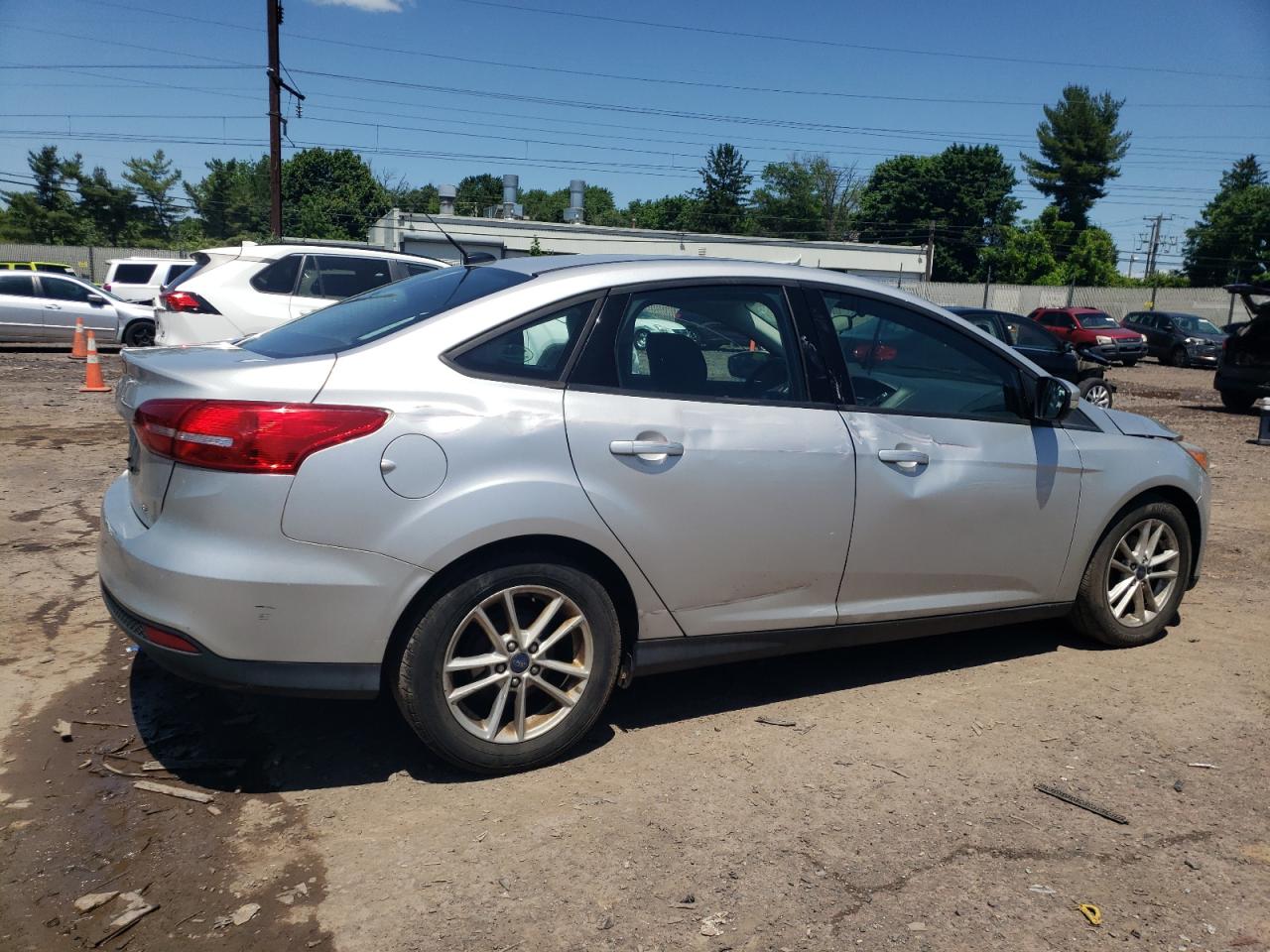 2016 Ford Focus Se vin: 1FADP3F2XGL332145