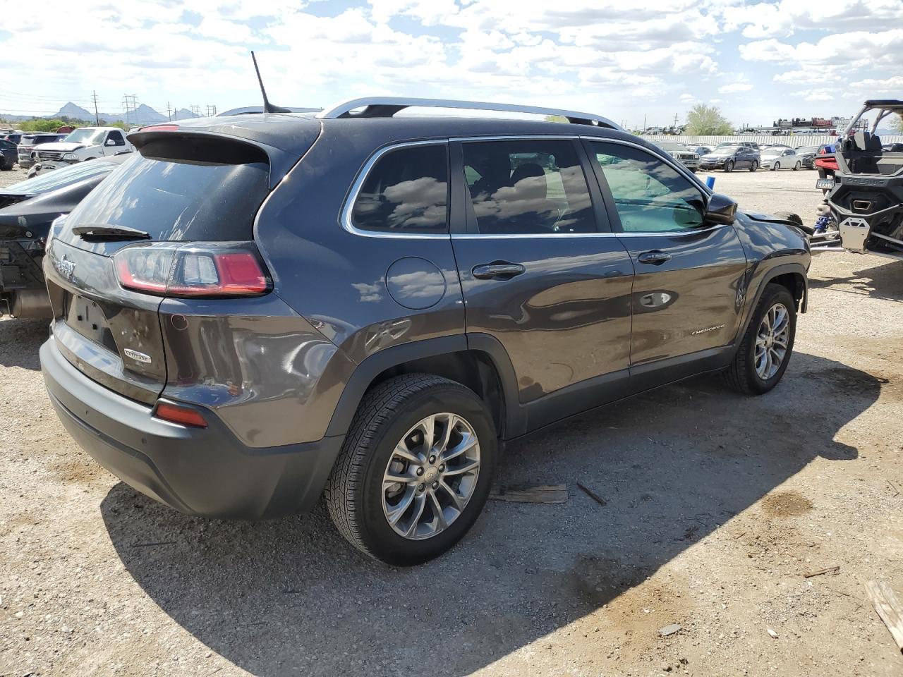 1C4PJLLB3KD262116 2019 Jeep Cherokee Latitude Plus