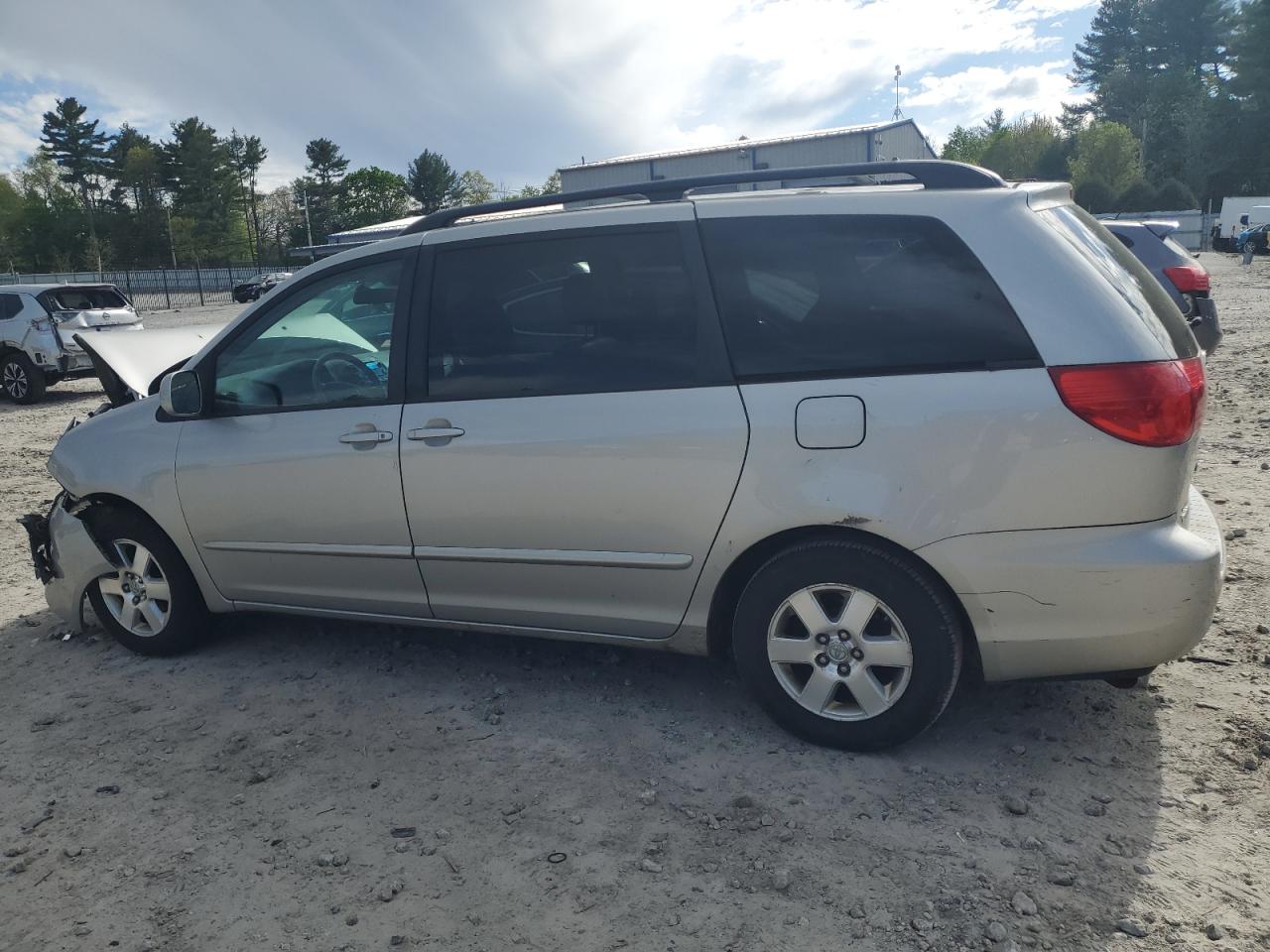 5TDYK4CC4AS315196 2010 Toyota Sienna Xle