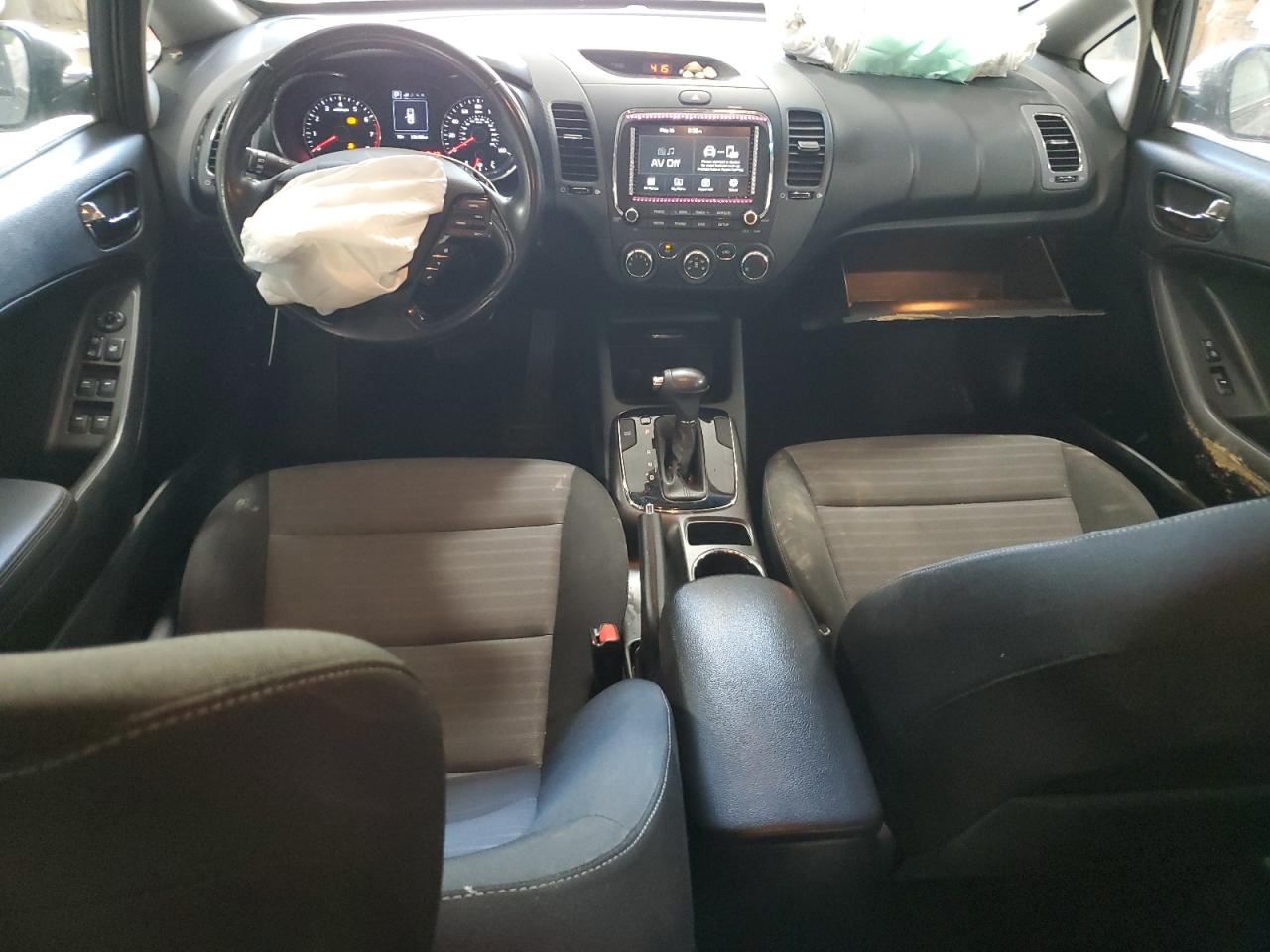 3KPFL4A73JE198201 2018 Kia Forte Lx